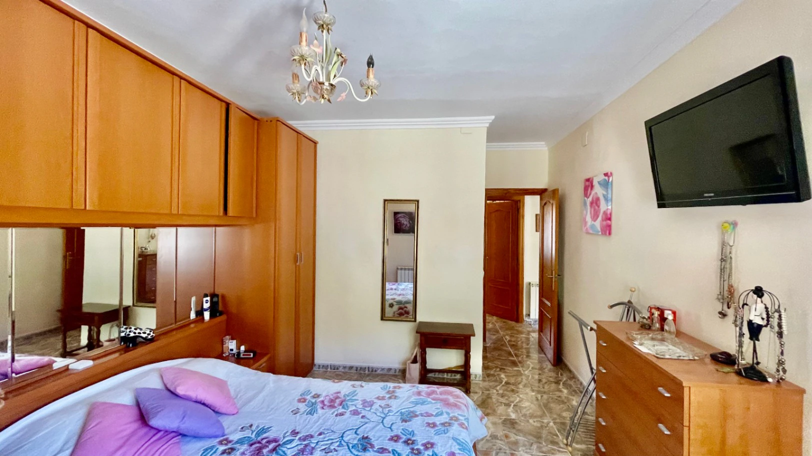 Villa for sale in Parcent: Private, corner plot