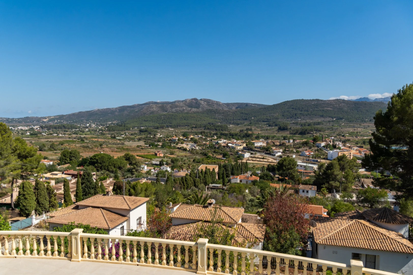 For sale in Alcalali: Modern and elegant