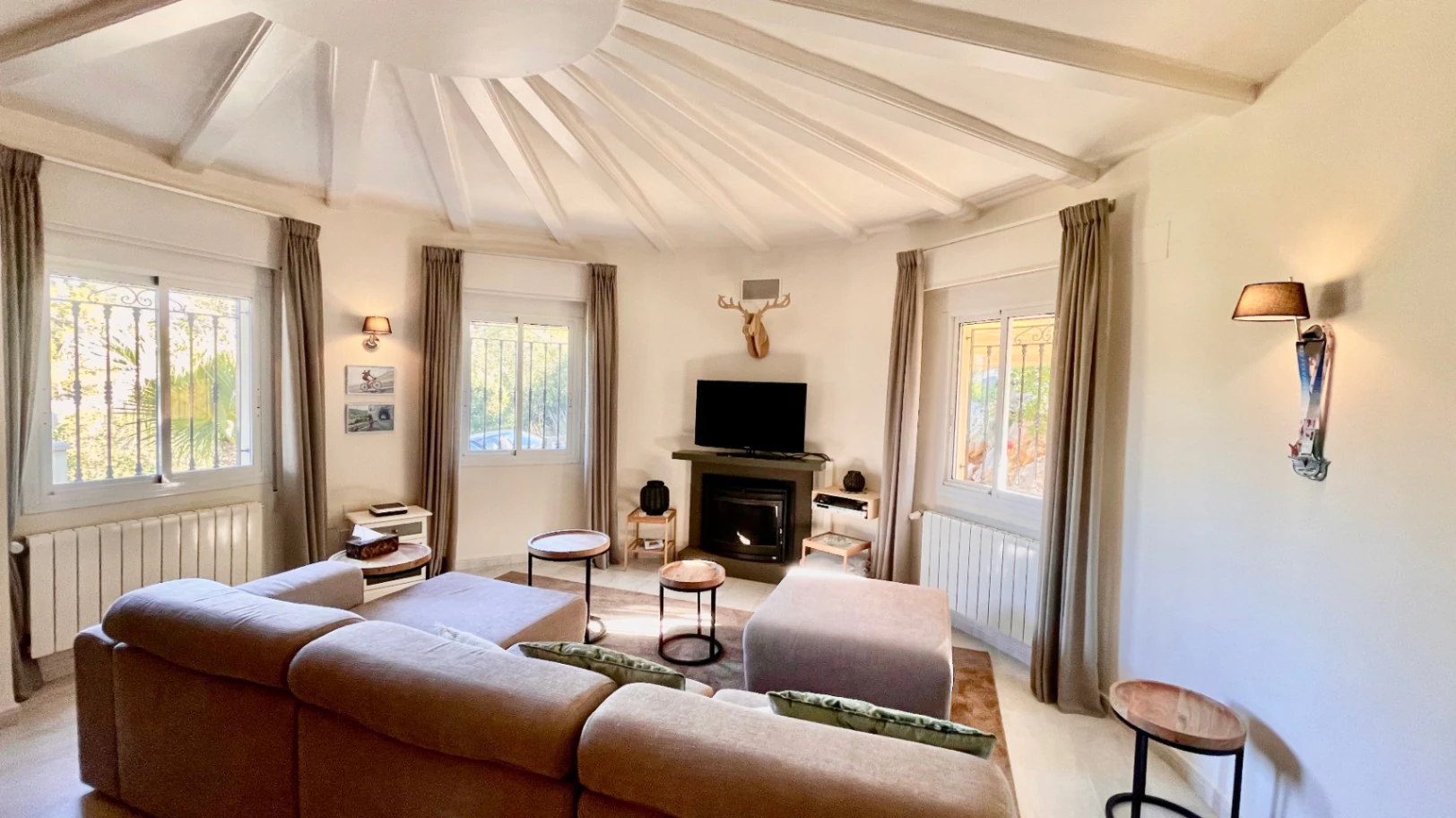 Villa for sale in Orba: Luxury & elegant