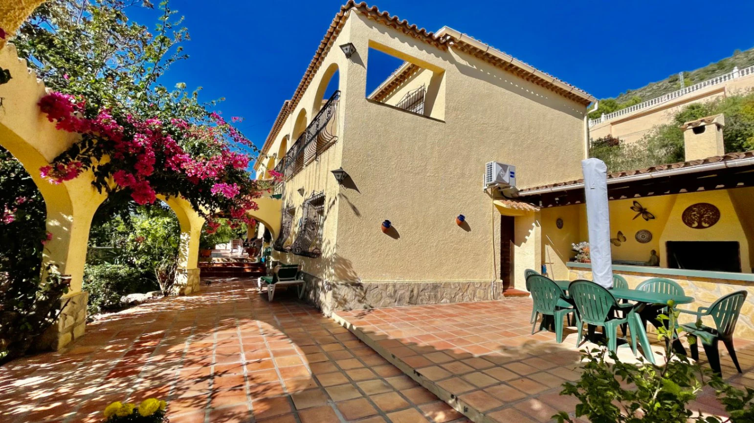 Villa te koop in Alcalali: Prachtig met adembenemend uitzicht