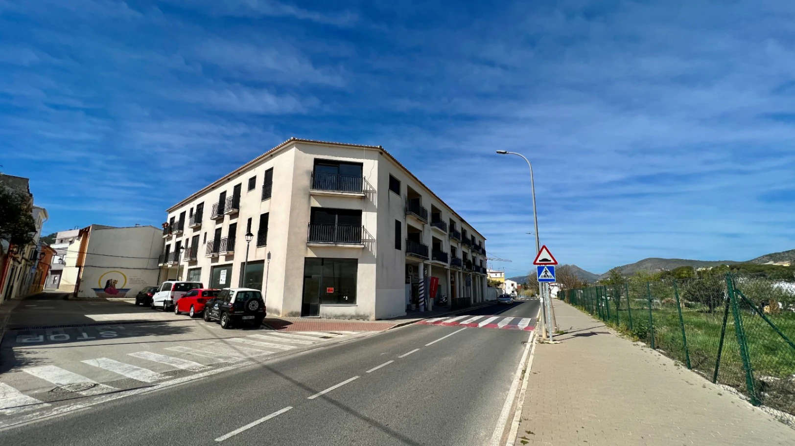 Penthouse apartment for sale in Jalon: Modern, luxurious