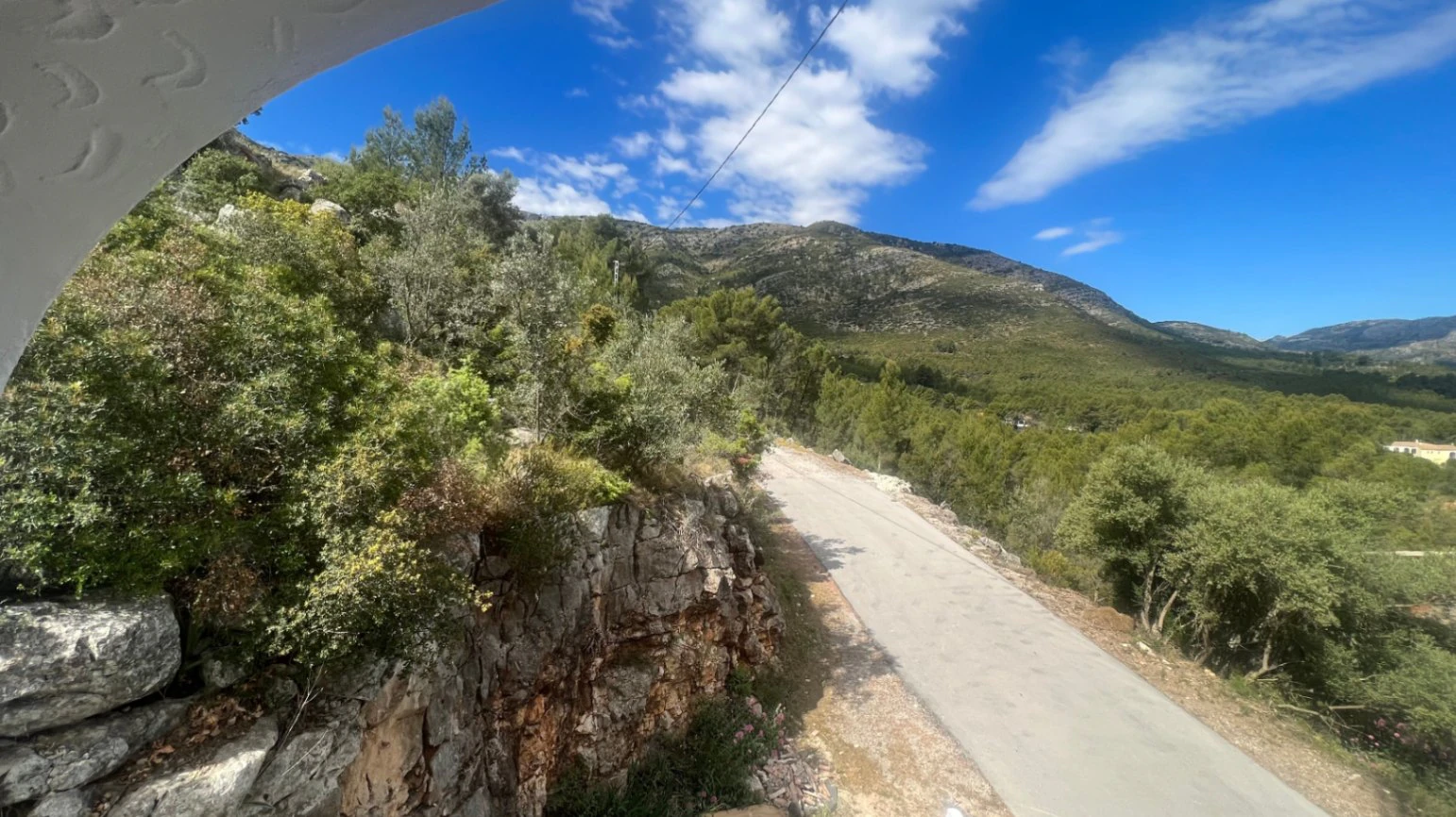 For sale in Parcent: private villa with open views