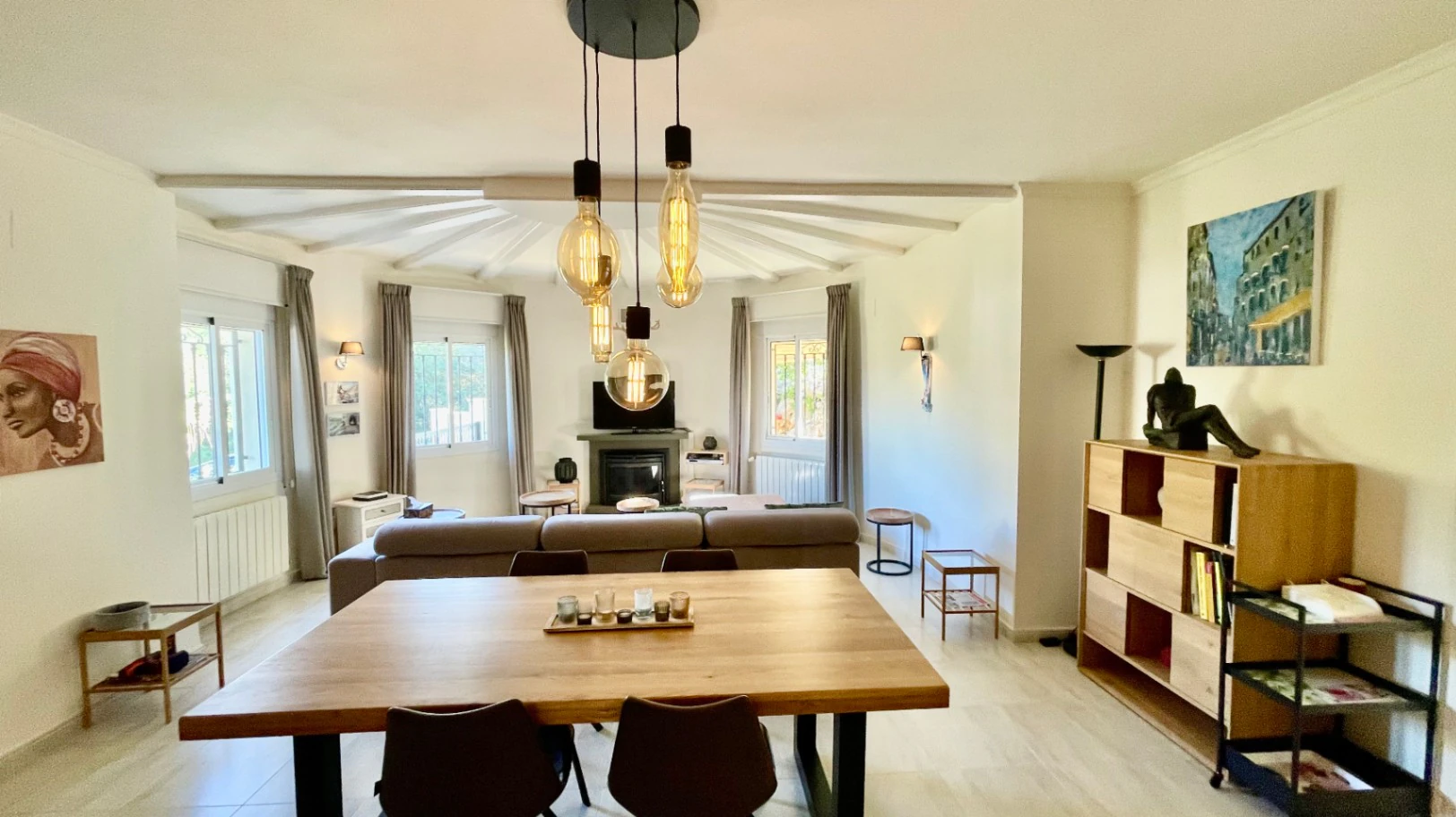 Villa for sale in Orba: Luxury & elegant