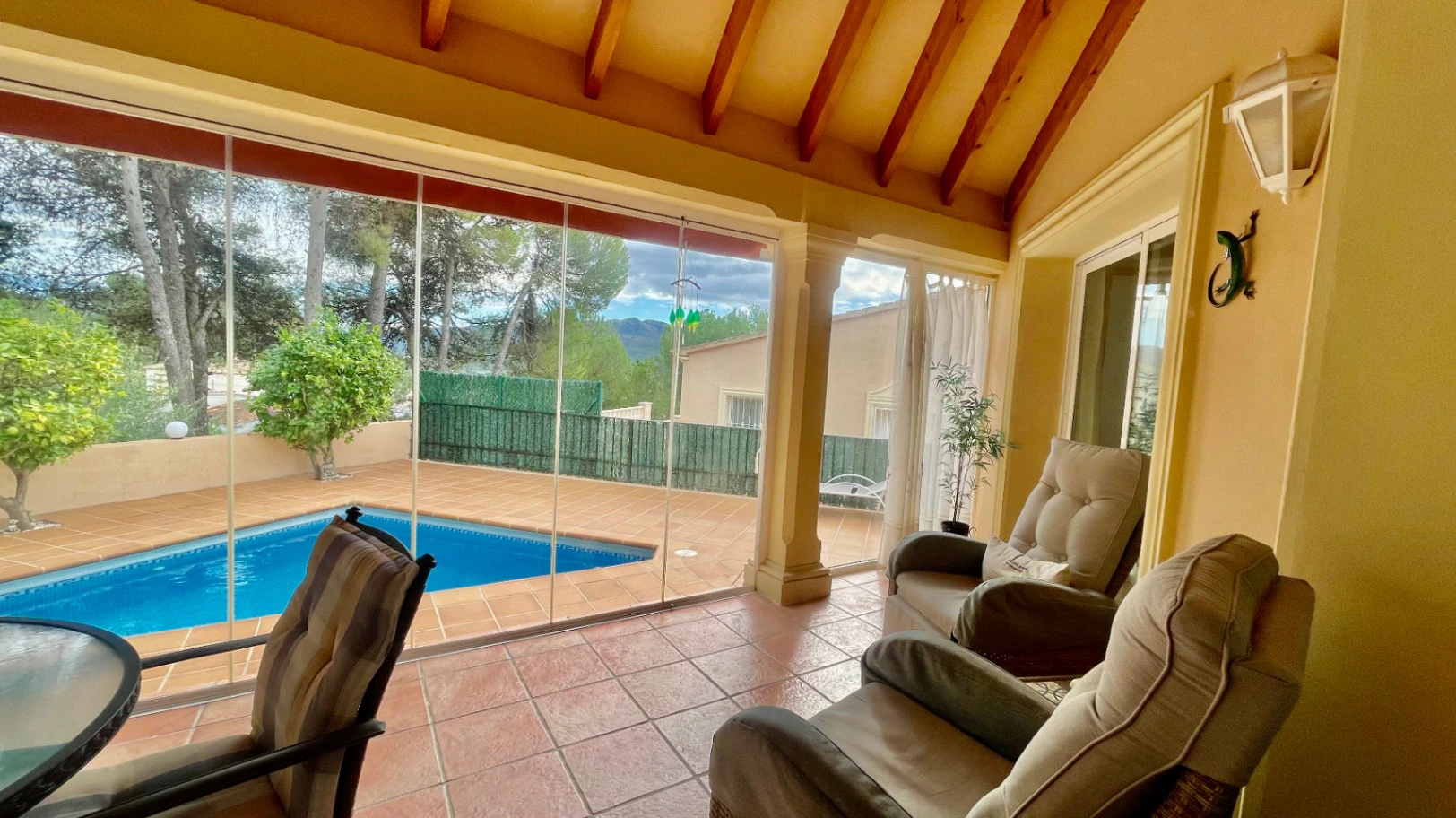Villa for sale in Alcalali: South-facing, private