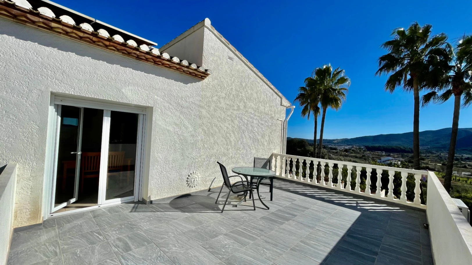 Villa for sale in Jalon: Frontline with spectacular south-facing views