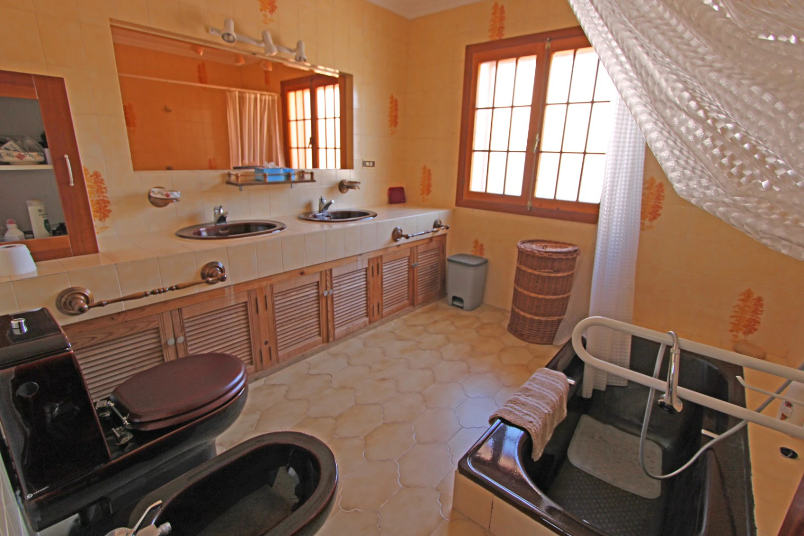 Verkoop. Villa in Orba