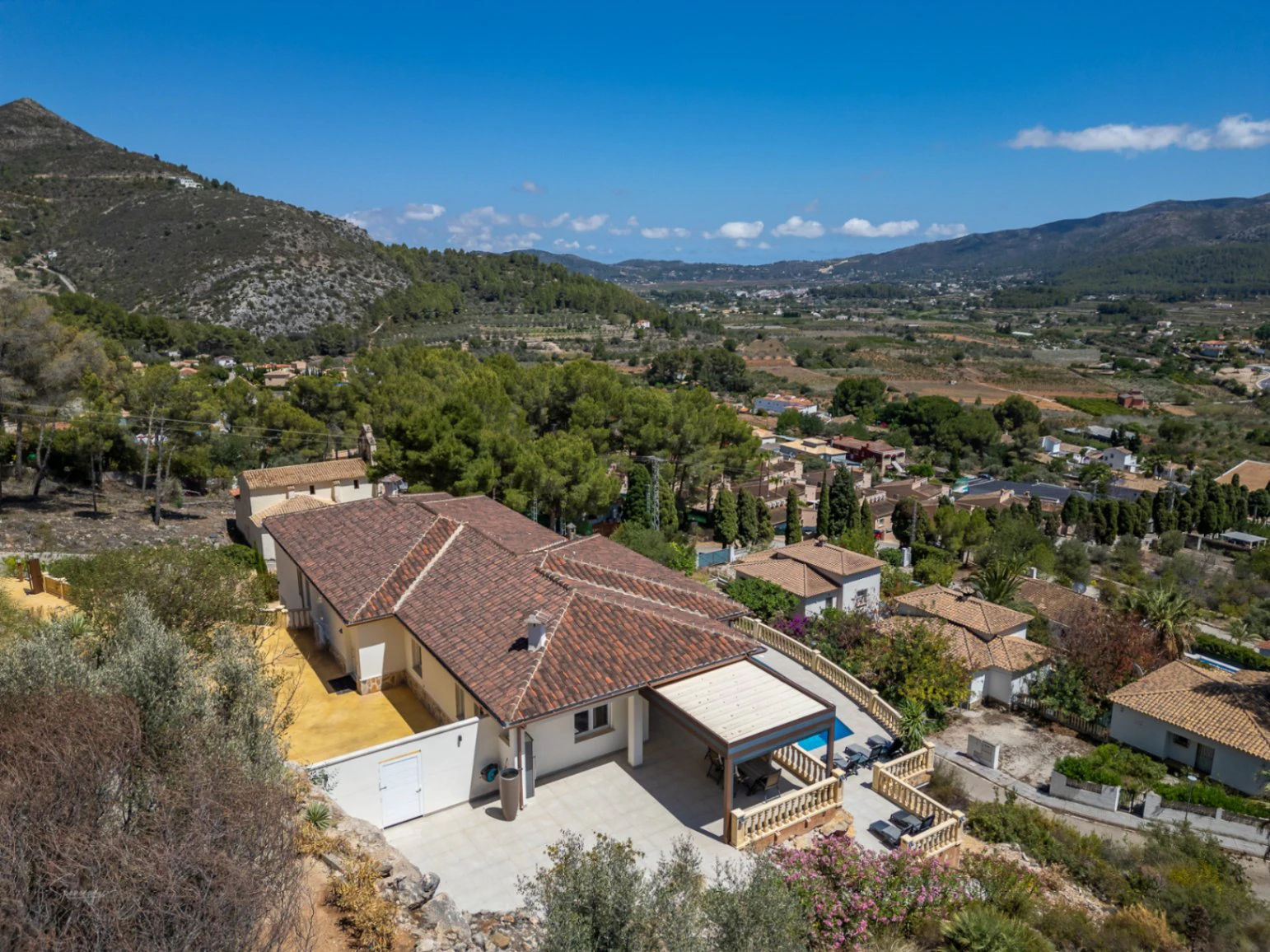 For sale in Alcalali: Modern and elegant