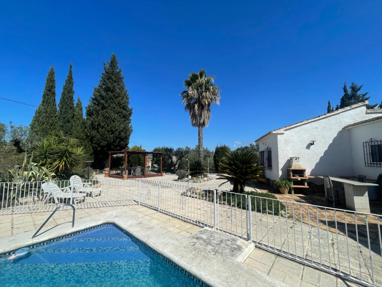 Villa for sale in Parcent: Flat plot, private