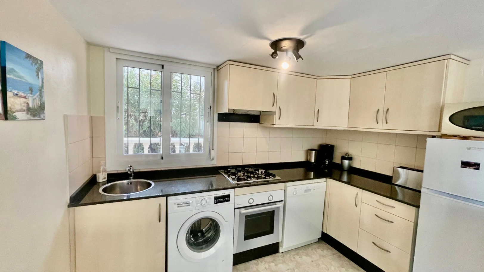 Villa for sale in Jalon: South-facing, separate guest apartment
