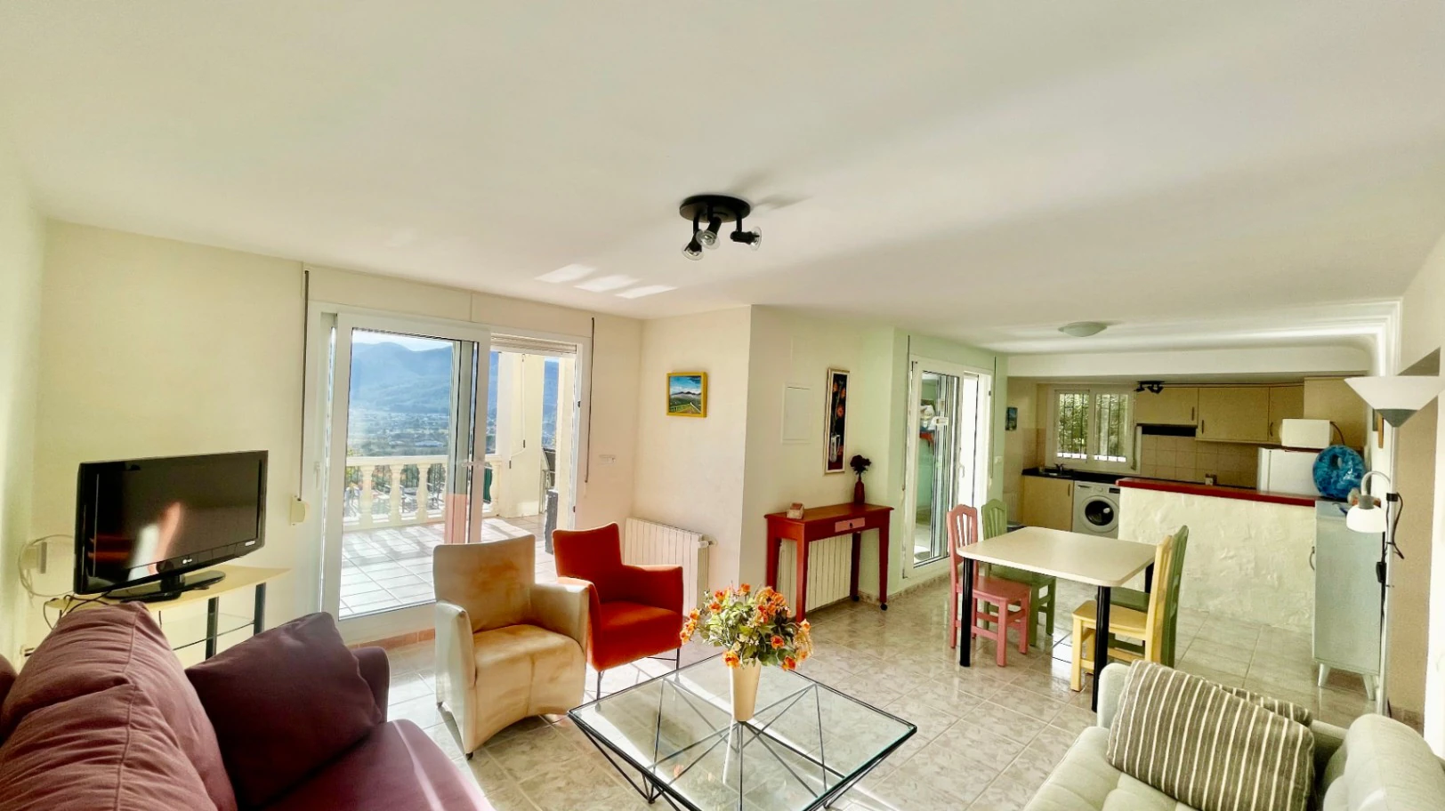 Villa for sale in Jalon: South-facing, separate guest apartment