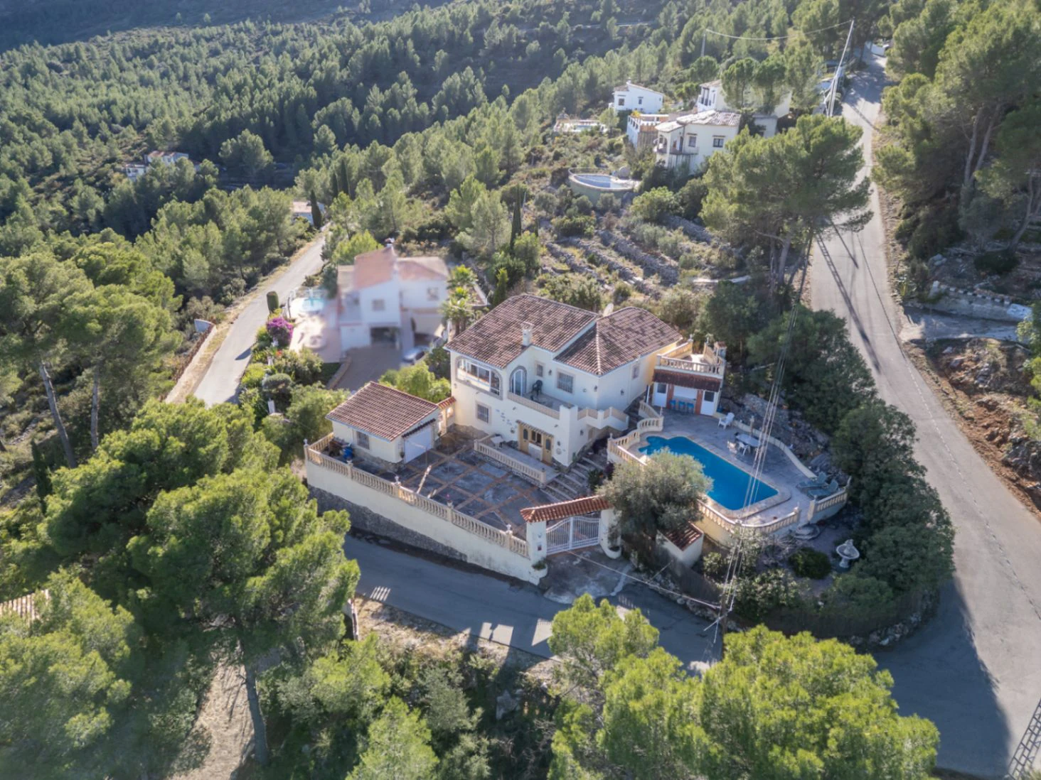 Villa for sale in Parcent: Private, corner plot