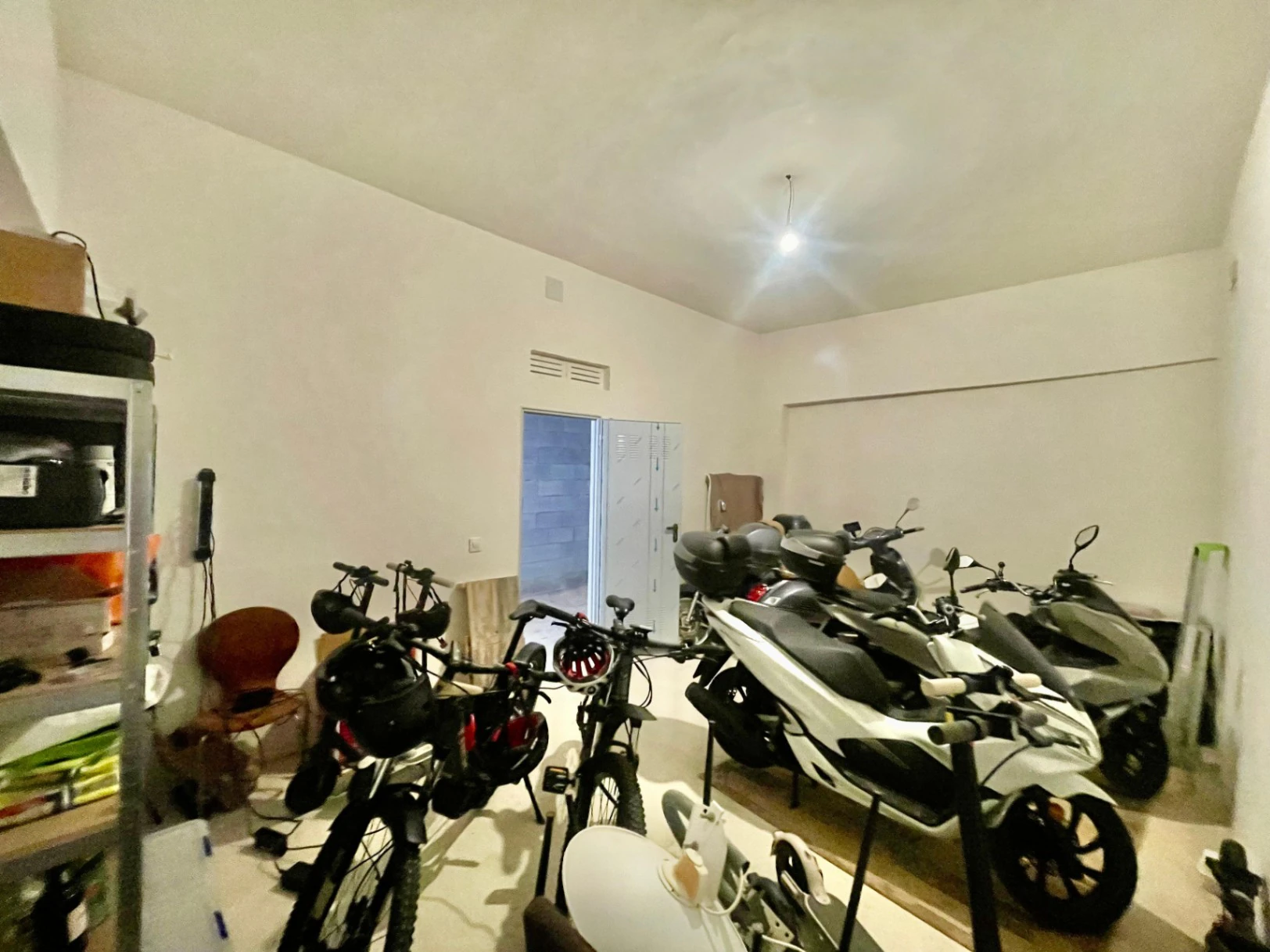 Modern townhouse for sale in Jalon: luxurious, stylish