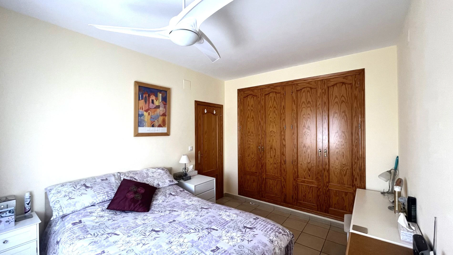 Modern, semi-detached, excellent location