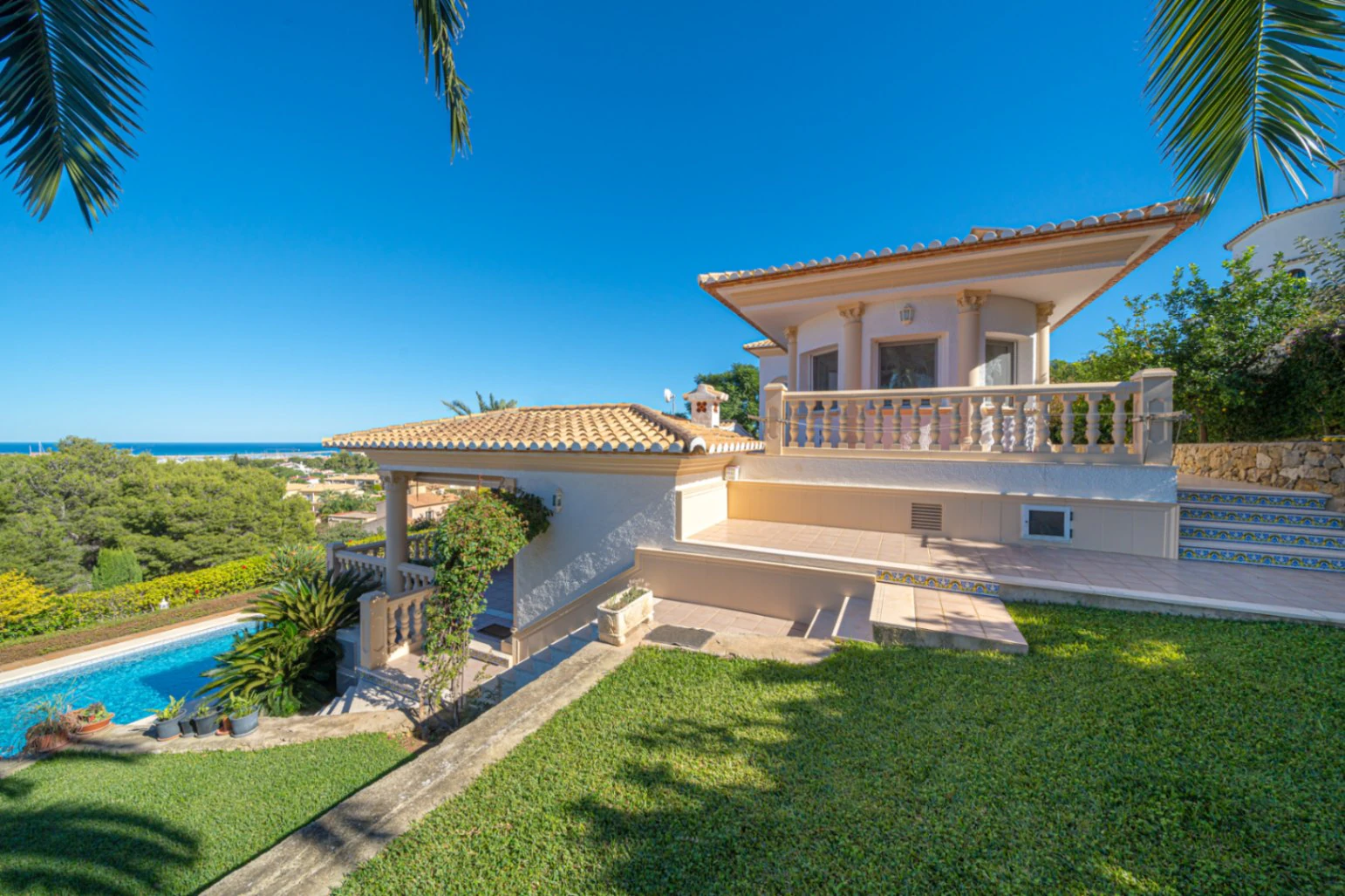 Villa for sale in Denia: Classic and elegant