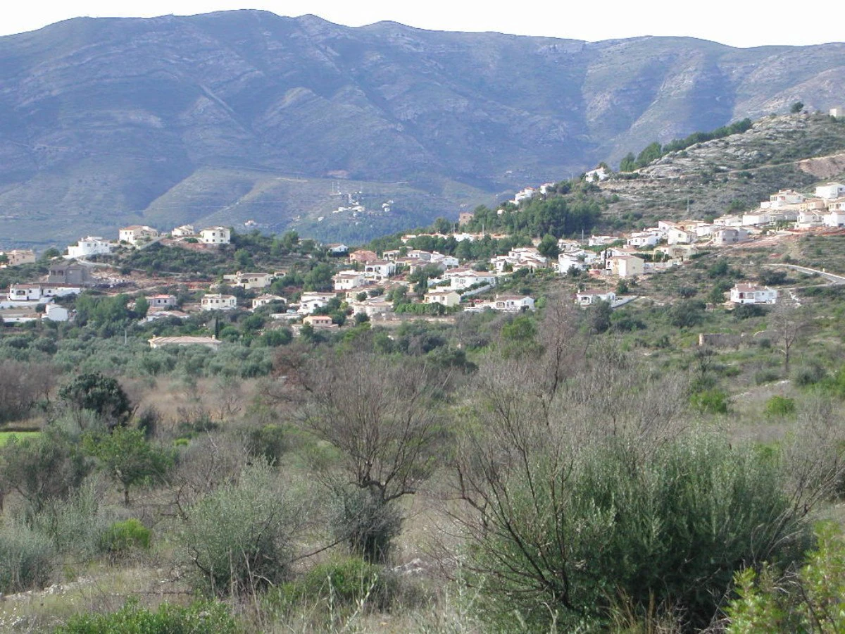 A beautiful plot with 360º views of the Jalon Valley