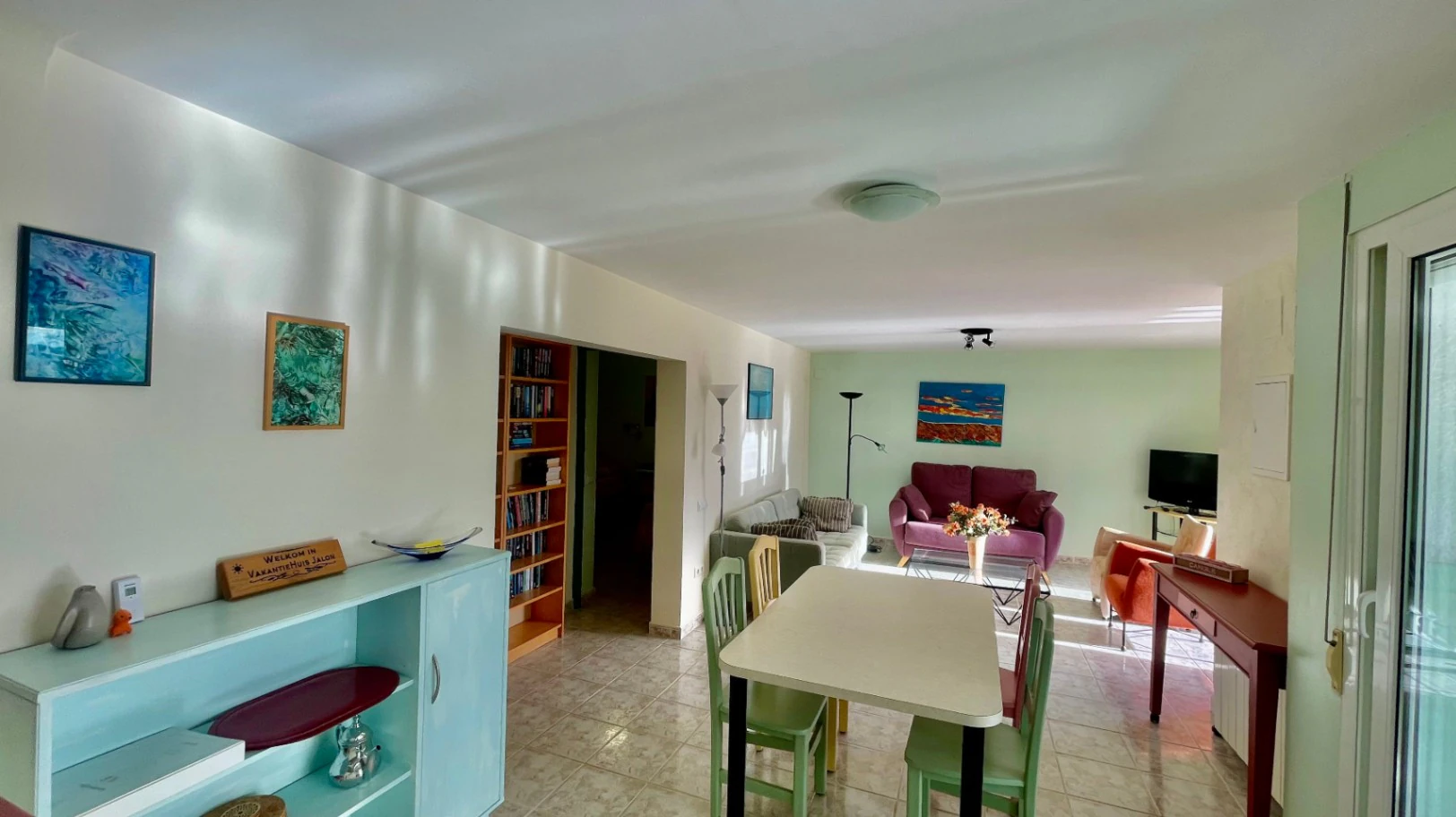 Villa for sale in Jalon: South-facing, separate guest apartment