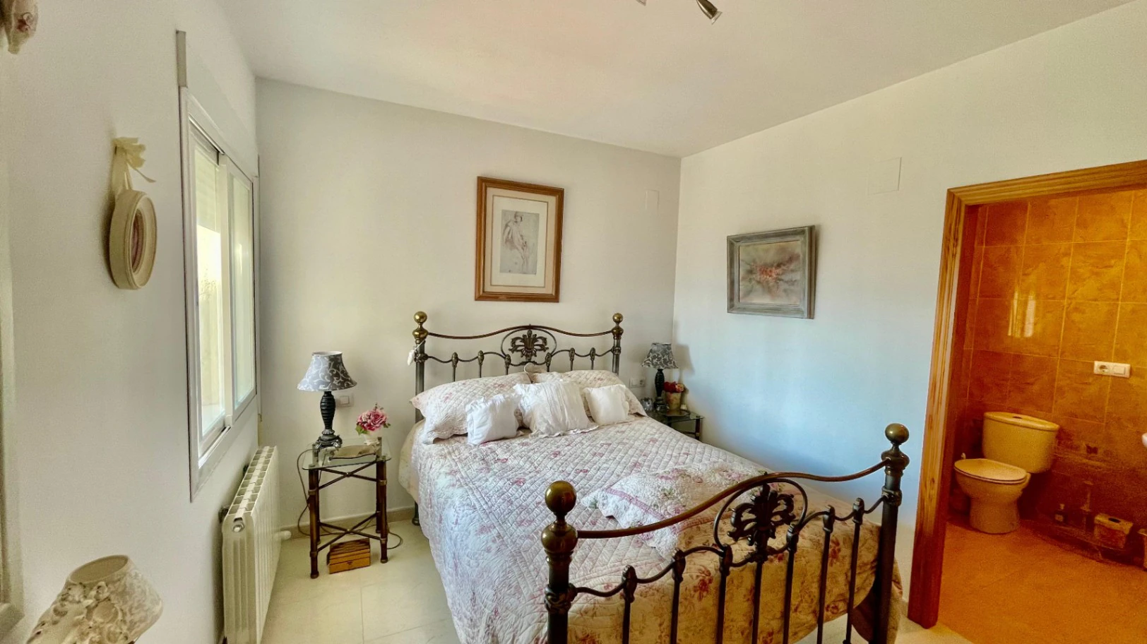 Villa for sale in Jalon: Spectacular, south-facing valley views