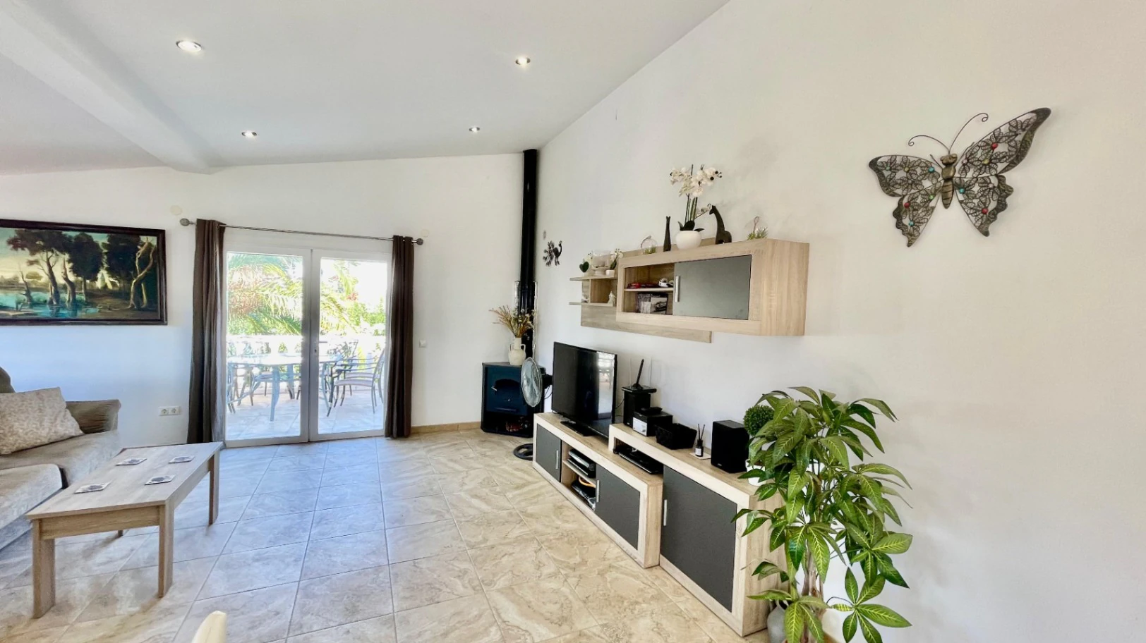 Villa for sale in Orba: Panoramic views, separate guest apartment