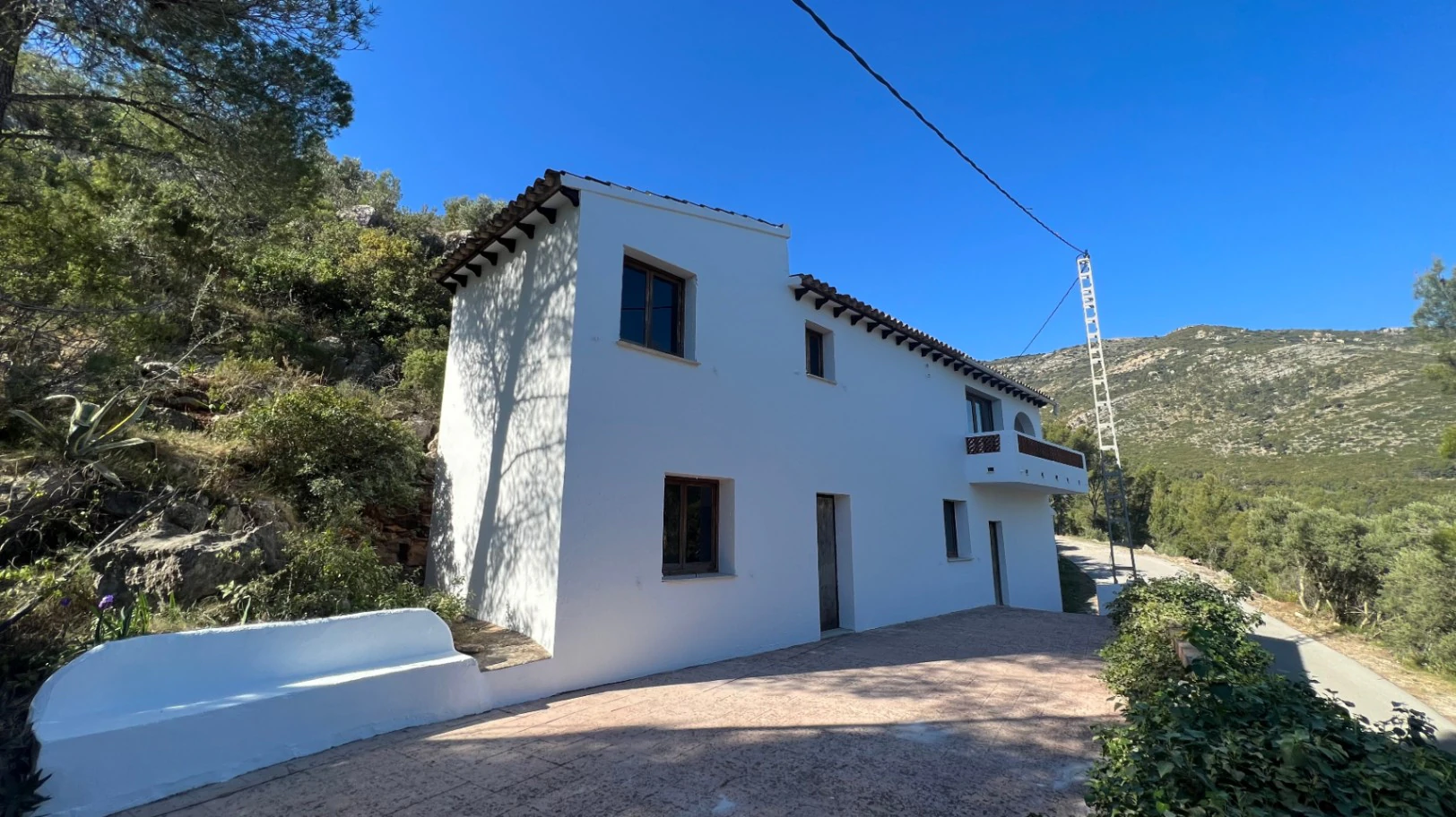 For sale in Parcent: private villa with open views
