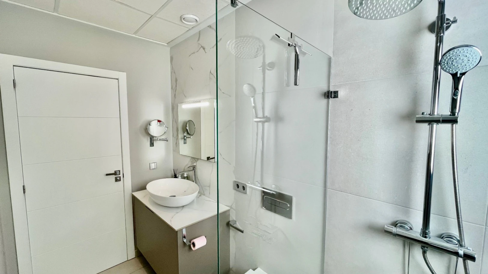 Villa for sale in Orba: Minimalist luxury, with fabulous views