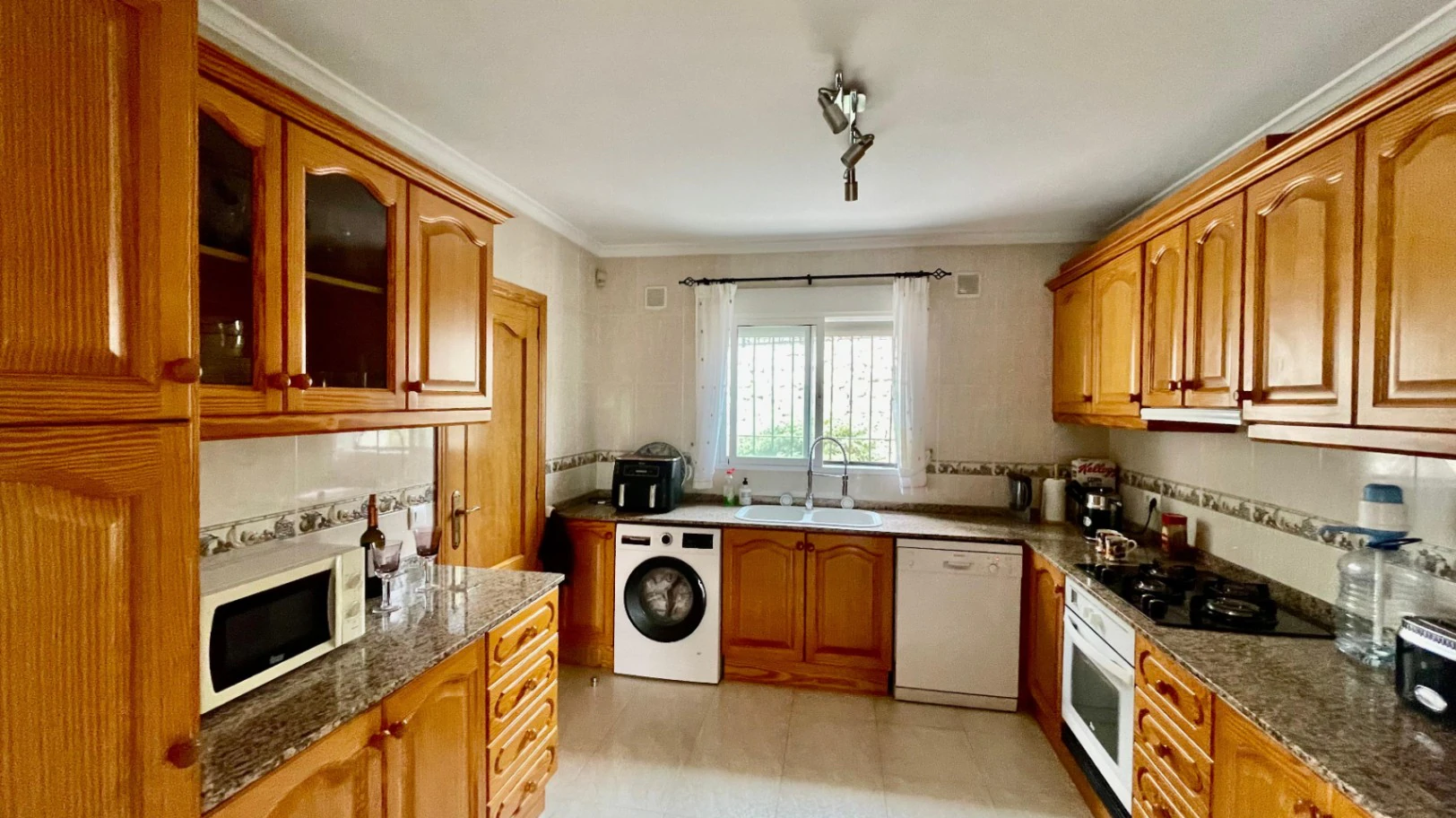 Villa for sale in Alcalali: Fabulous views, separate apartment