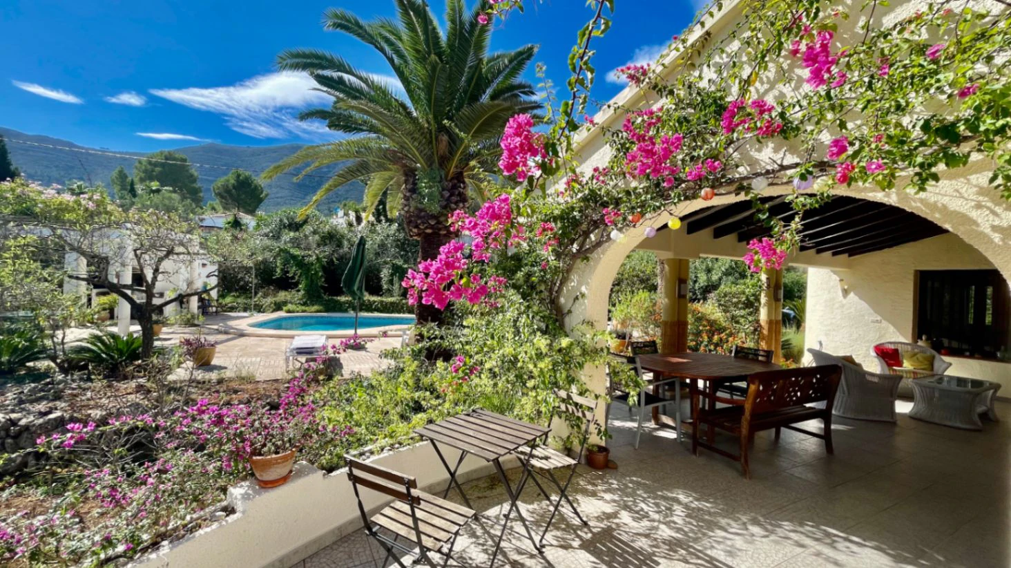 Villa for sale in Parcent: Charming, sought-after area