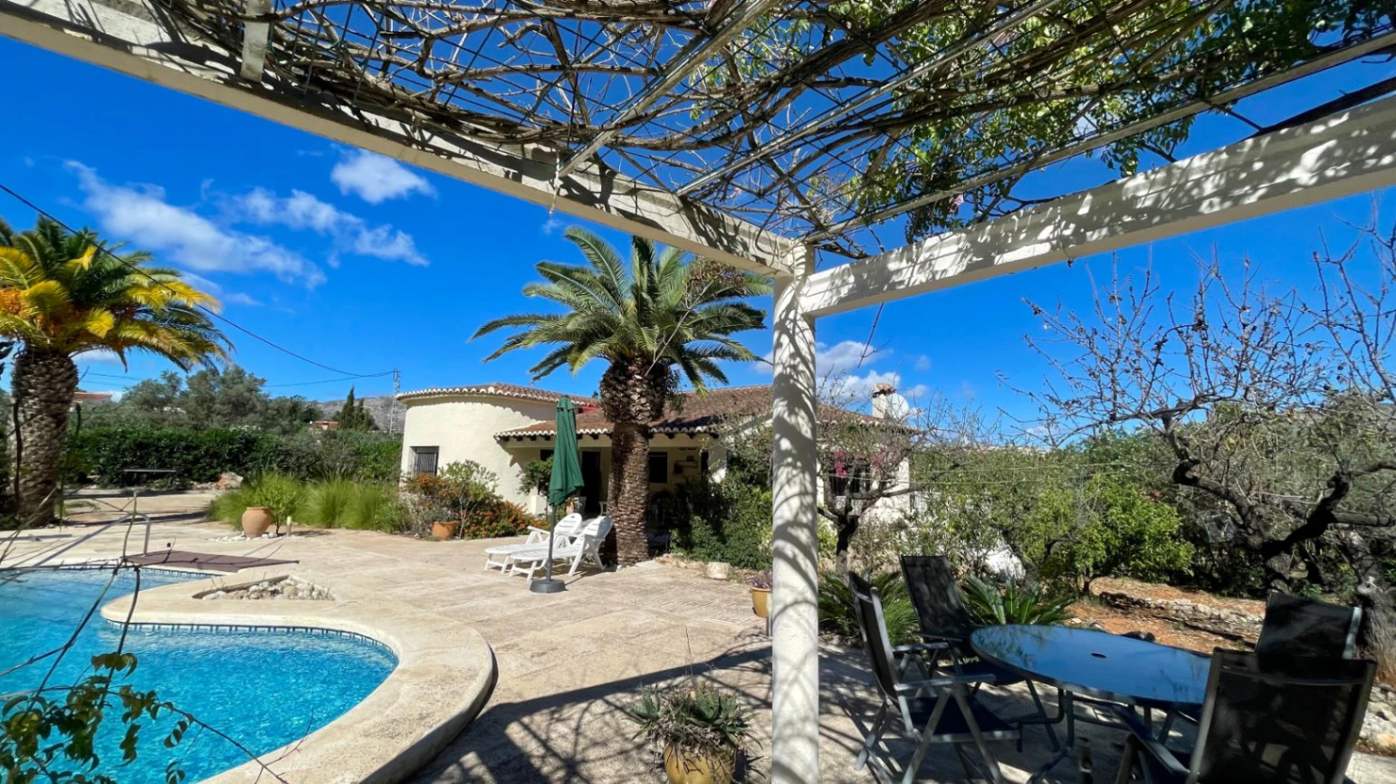 Villa for sale in Parcent: Charming, sought-after area