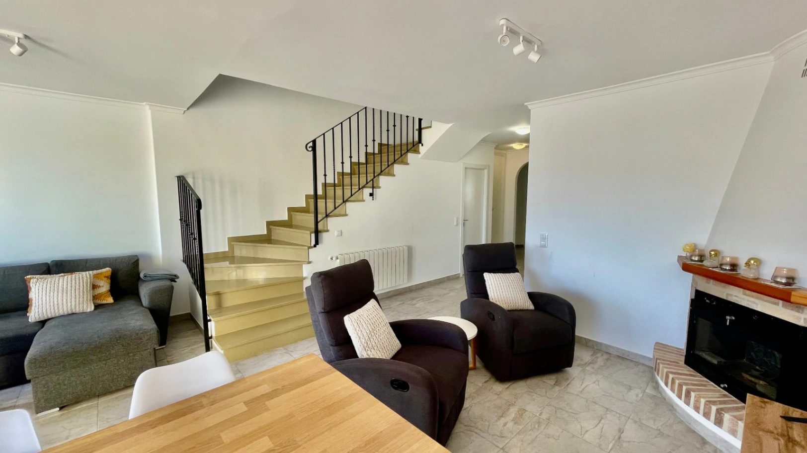 Modern townhouse for sale in Murla: Luxury, contemporary