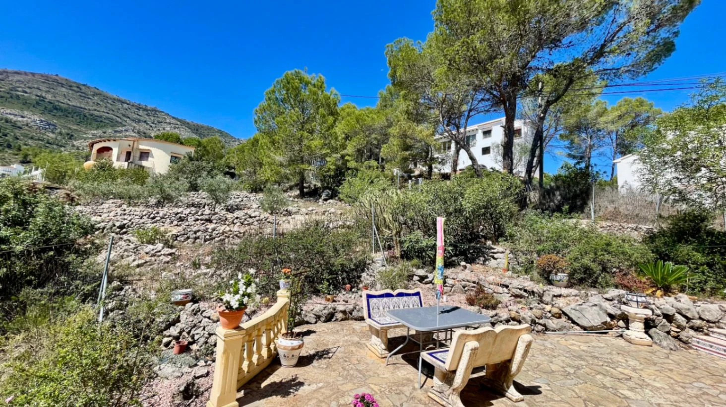 Villa for sale in Parcent: Private, corner plot