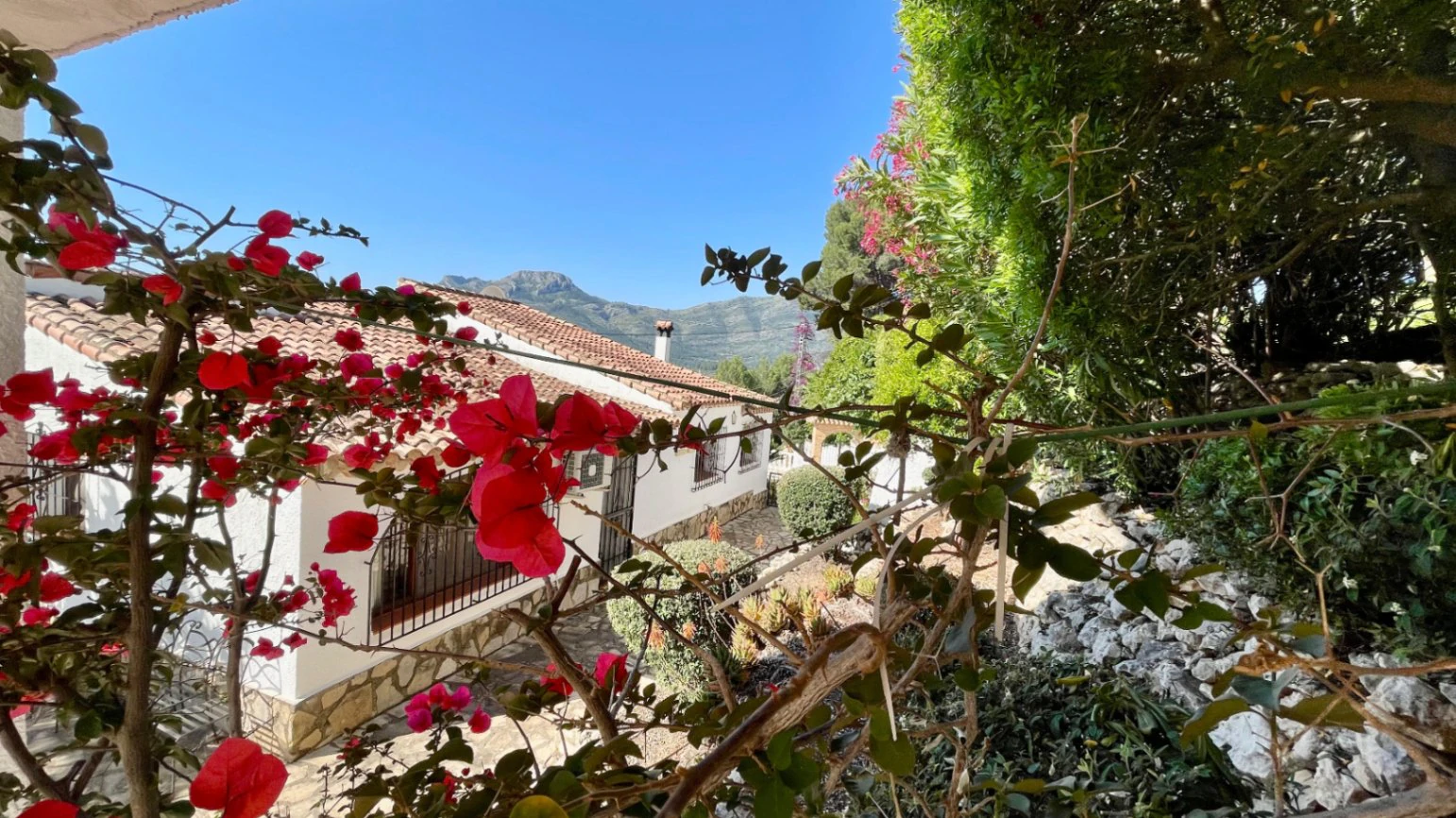 Villa te koop in Alcalali: Prachtig uitzicht op het zuiden
