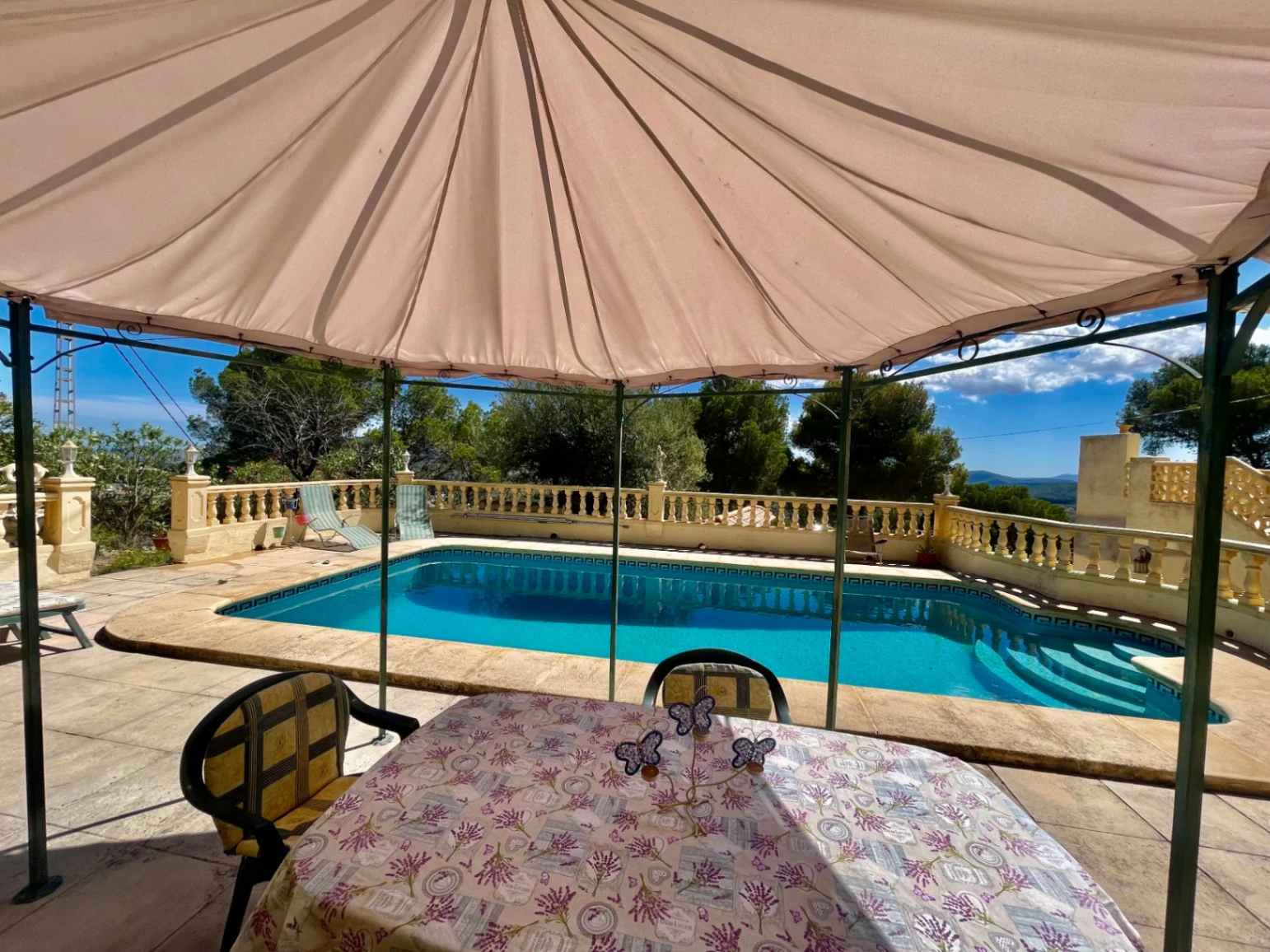 Villa for sale in Parcent: Private, corner plot