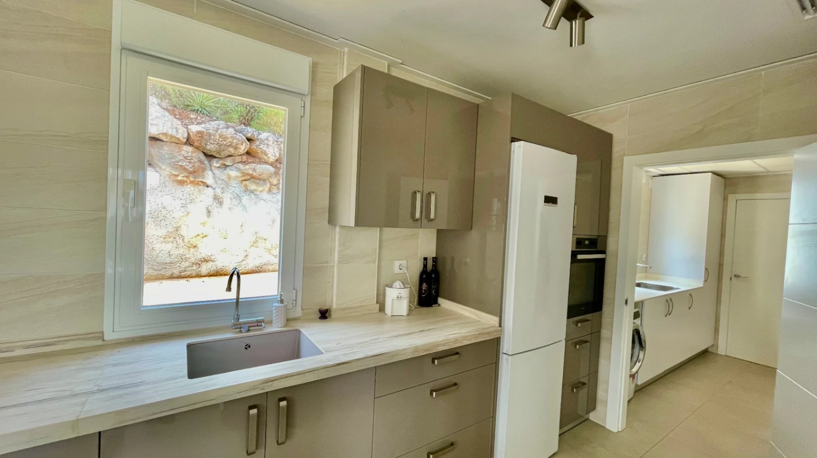 For sale in Alcalali: Modern and elegant