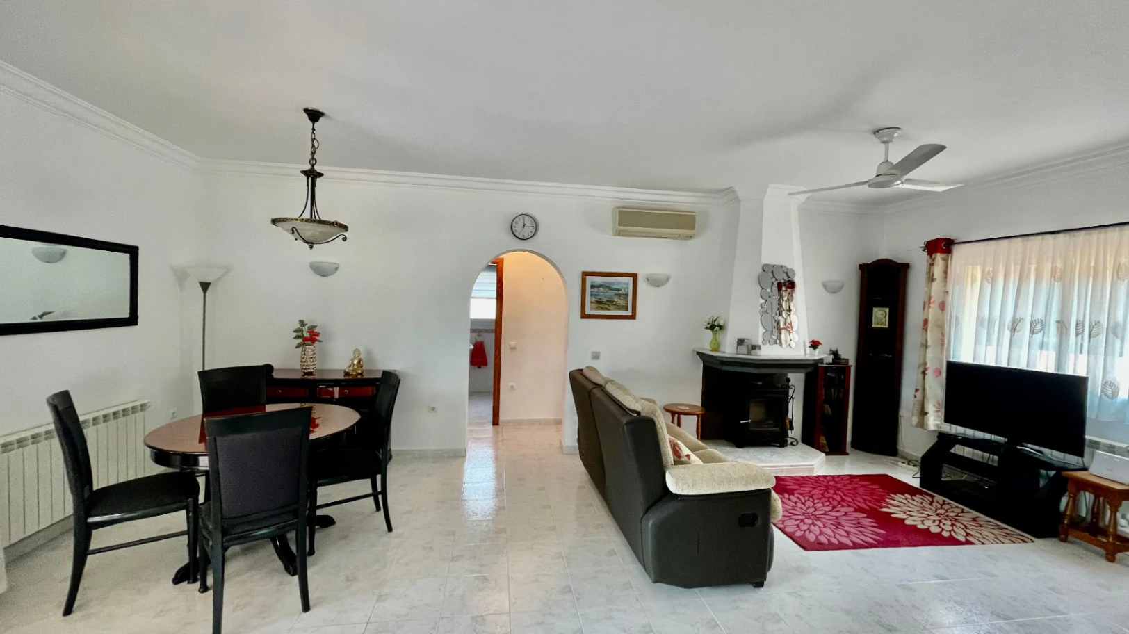 Villa for sale in Alcalali: South-facing, private