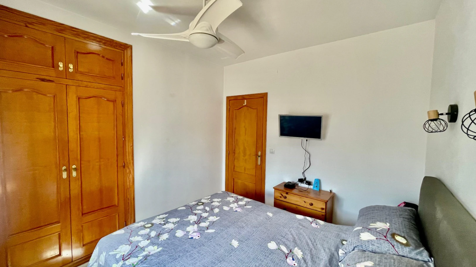 Semi-detached villa for sale in Murla - immaculate, south facing