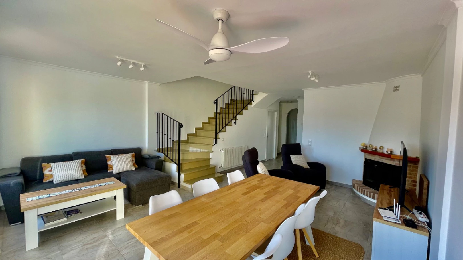 Modern townhouse for sale in Murla: Luxury, contemporary
