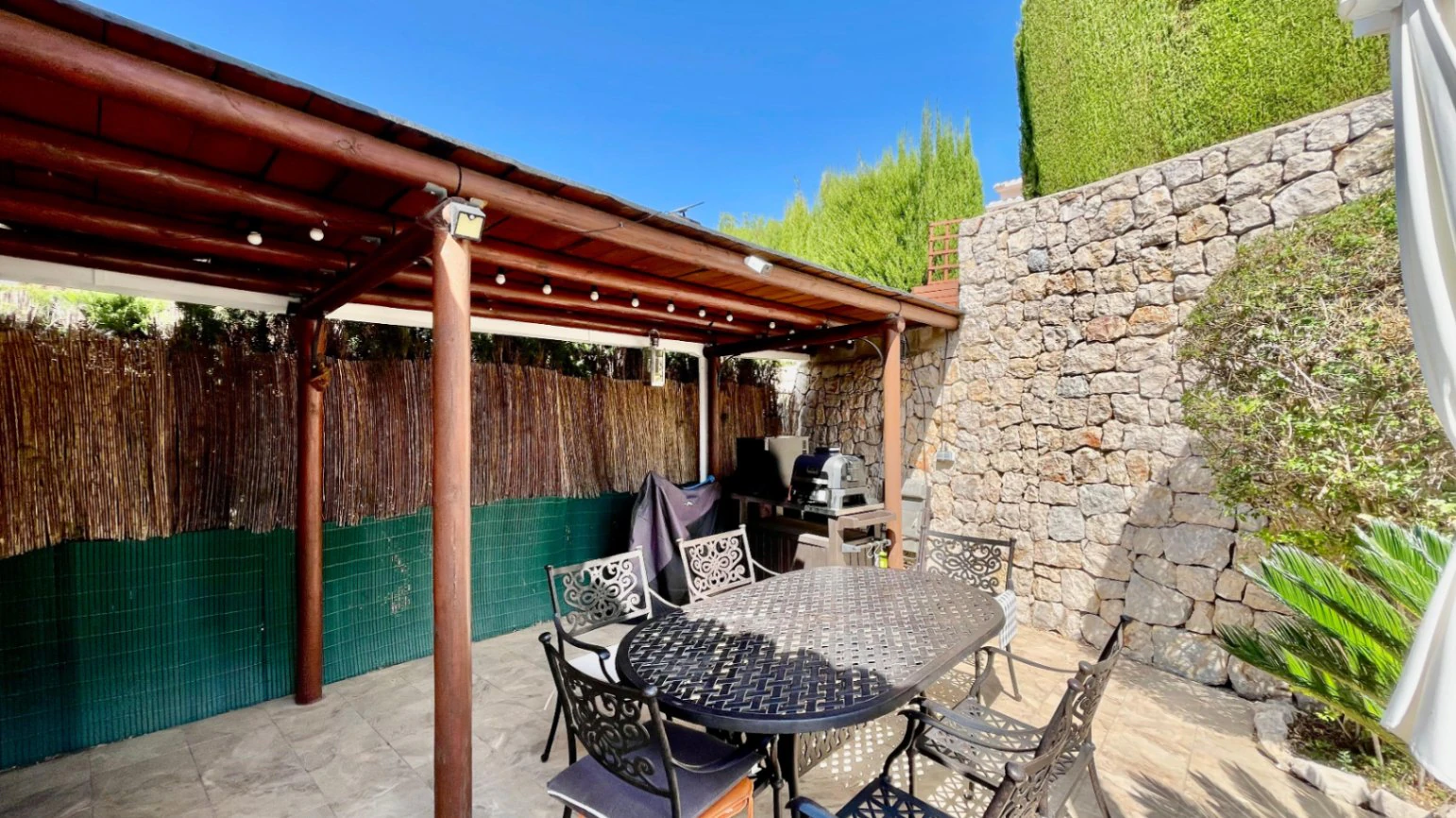 Semi-detached villa for sale in Murla - immaculate, south facing