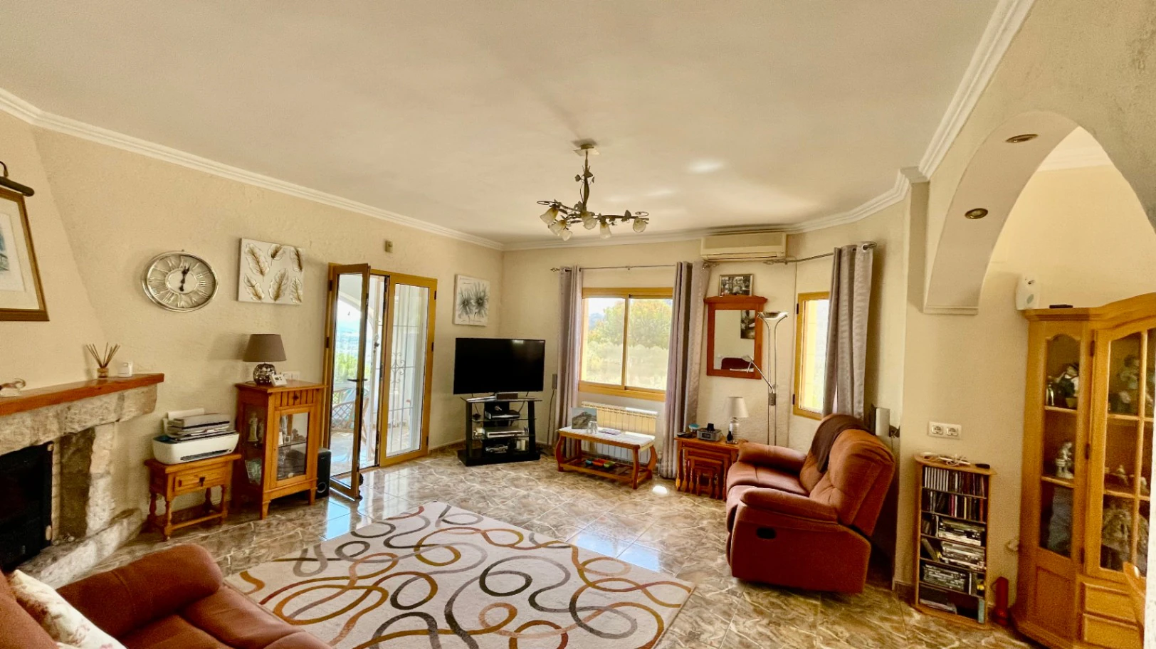 Villa for sale in Parcent: Private, corner plot