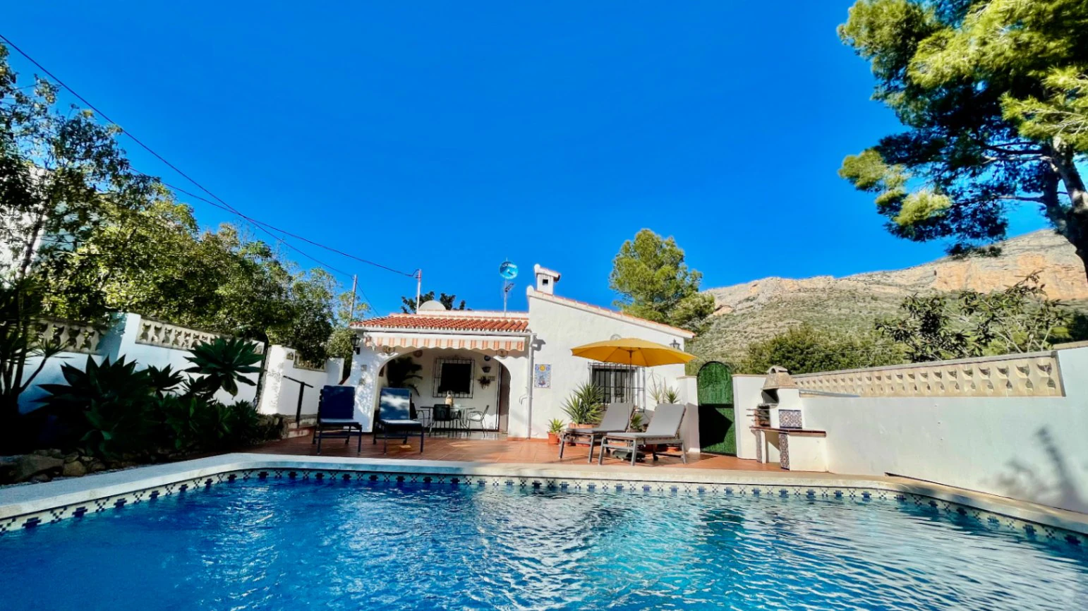 Fabulous finca-style retreat – two individual properties with two pools on a private 2,032 m² plot