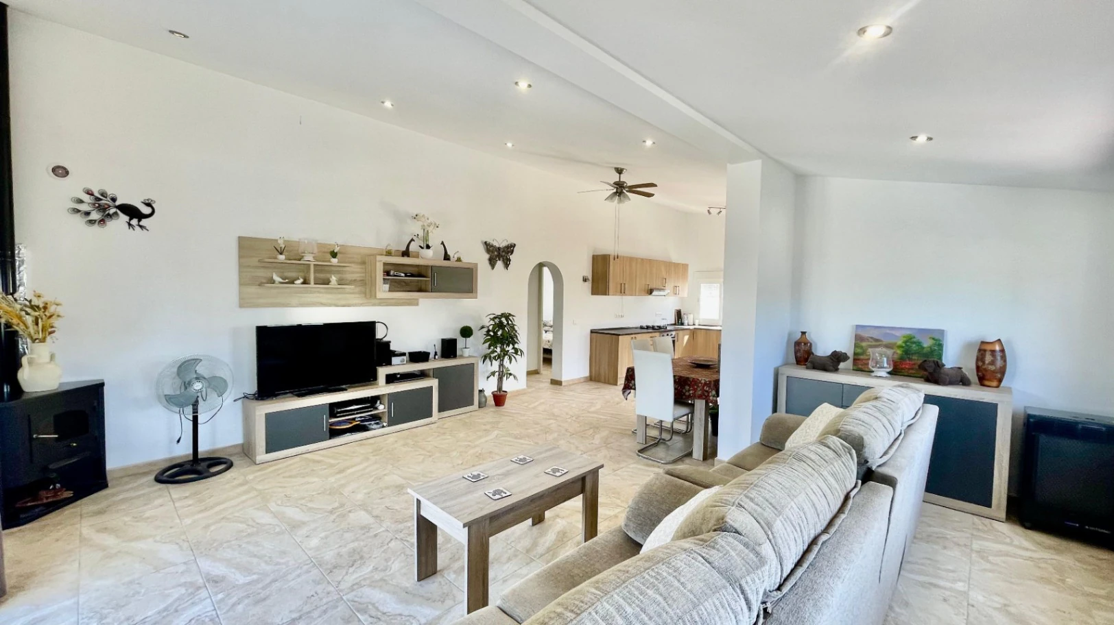 Villa for sale in Orba: Panoramic views, separate guest apartment
