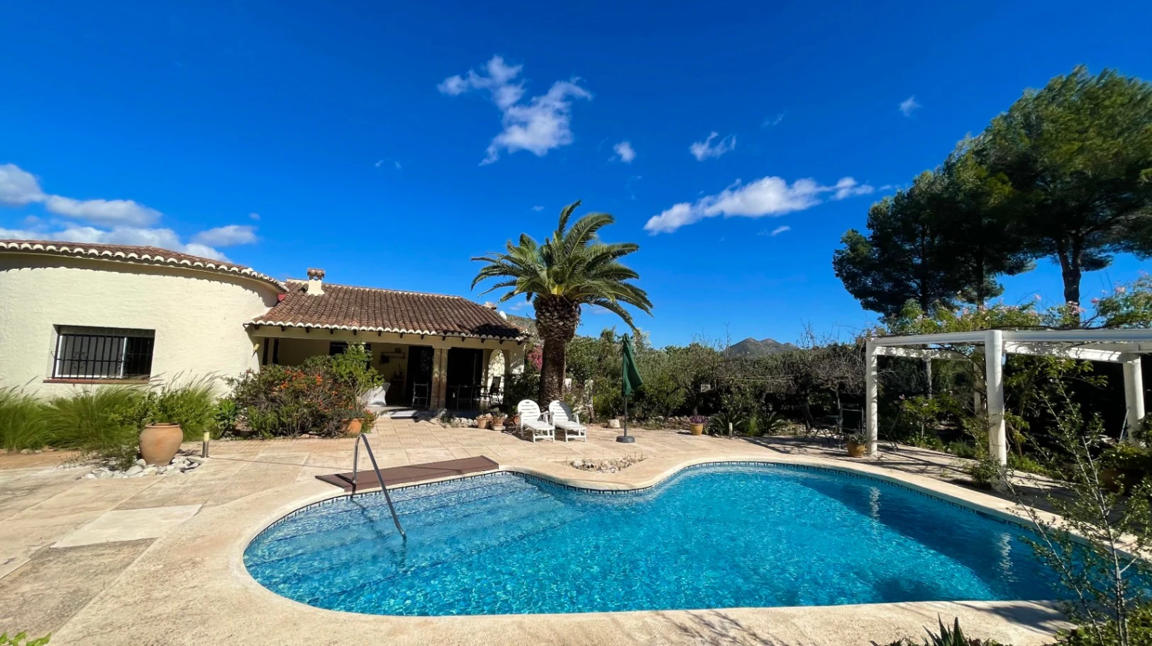 Villa for sale in Parcent: Charming, sought-after area