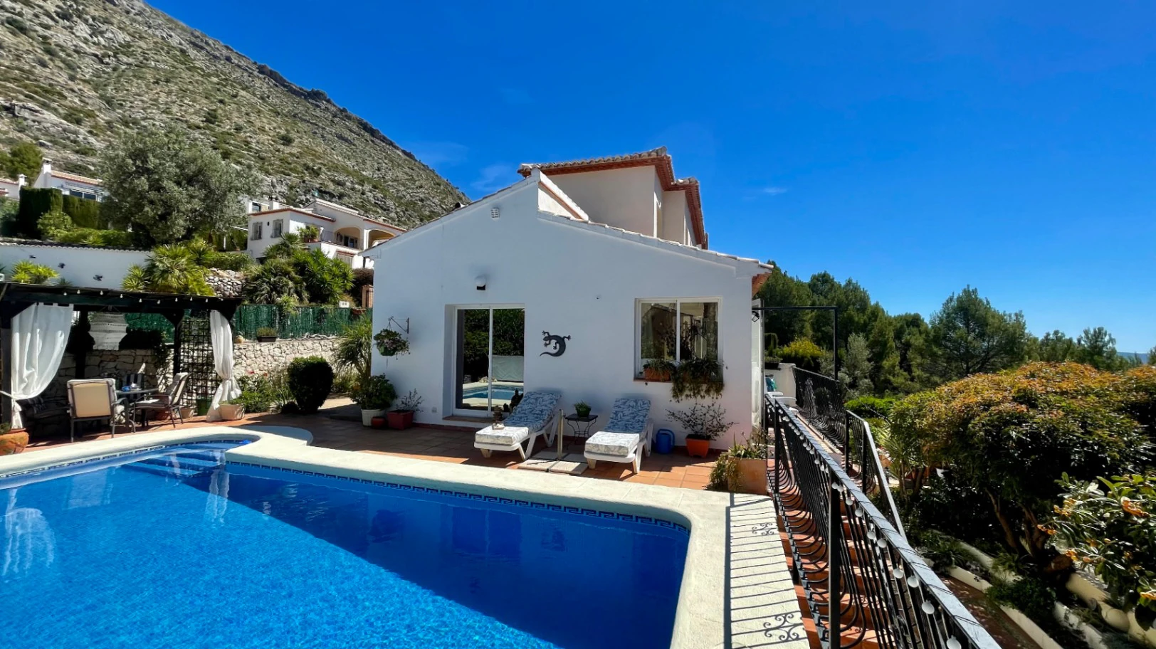 Villa te koop in Benigembla: Frontlinie met prachtig uitzicht