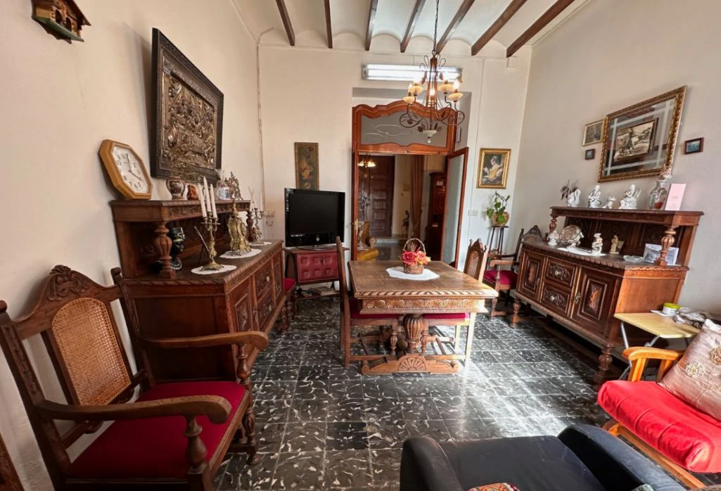 Rijtjeshuis te koop in Sagra