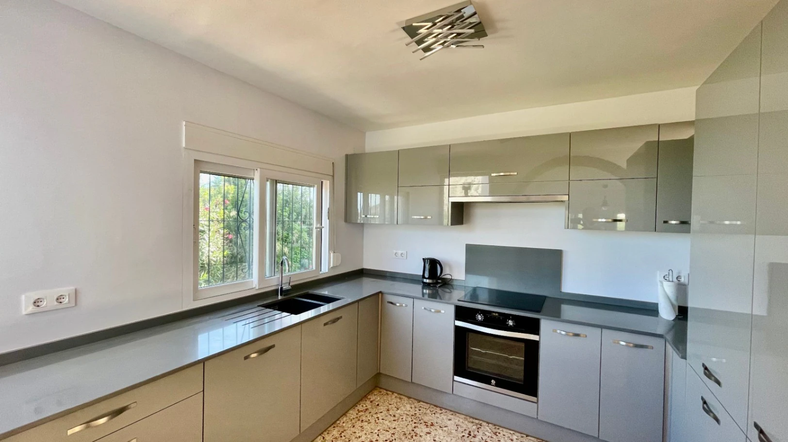 Villa for sale in Benigembla: Peaceful, rural, completely private