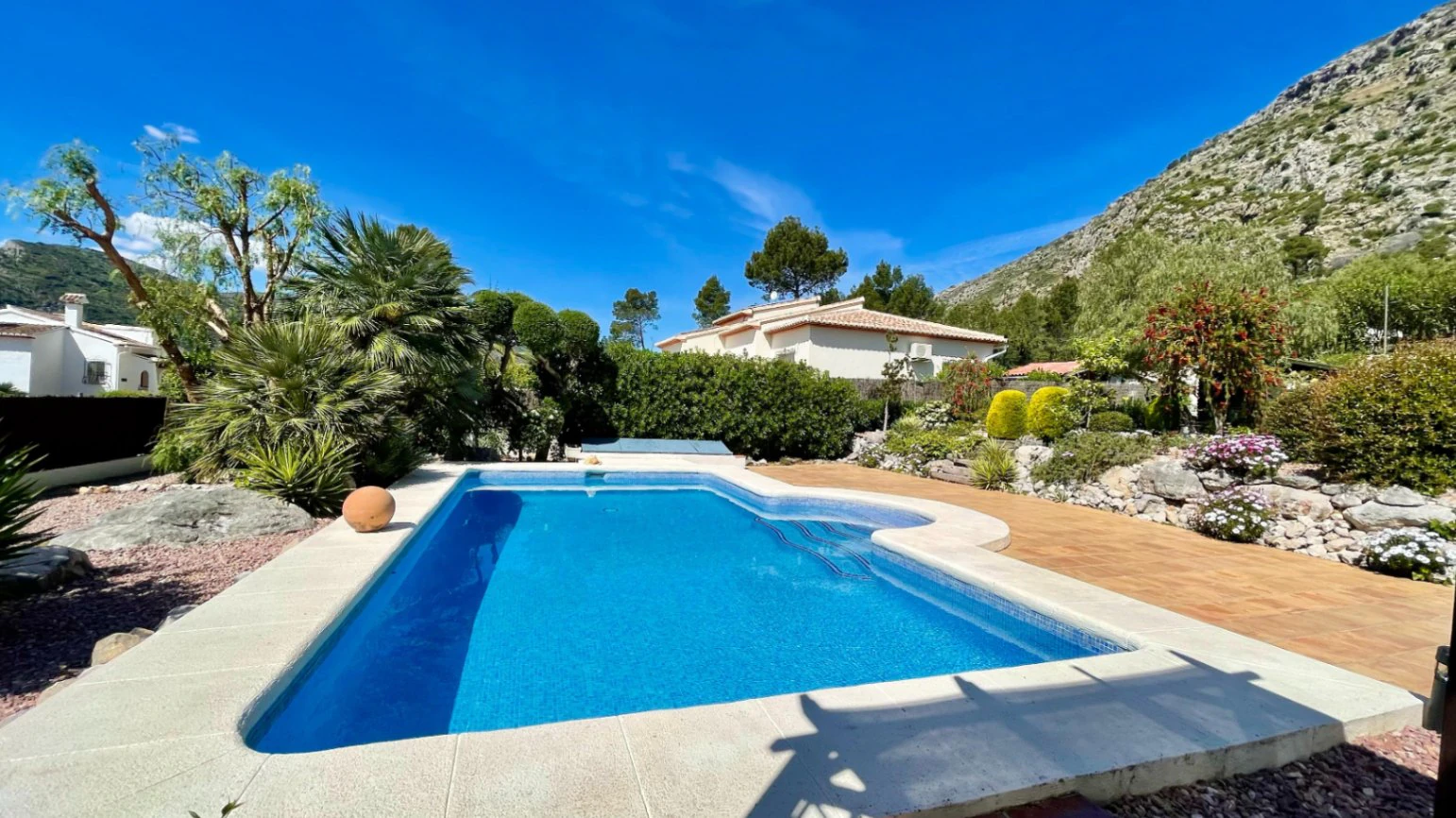 Villa for sale in Benigembla: A tranquil oasis