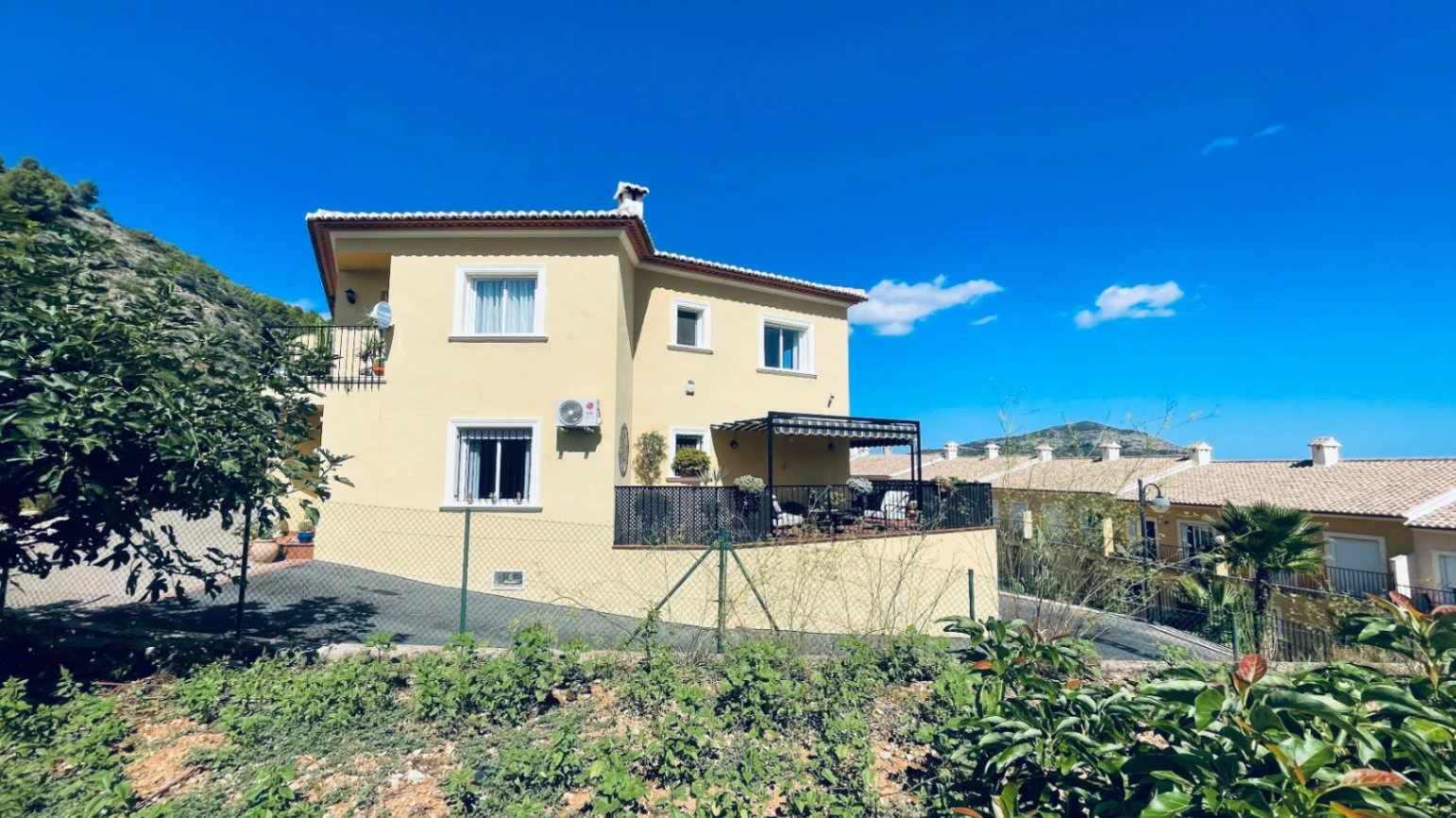 Townhouse for sale in Murla: Luxurious and spacious