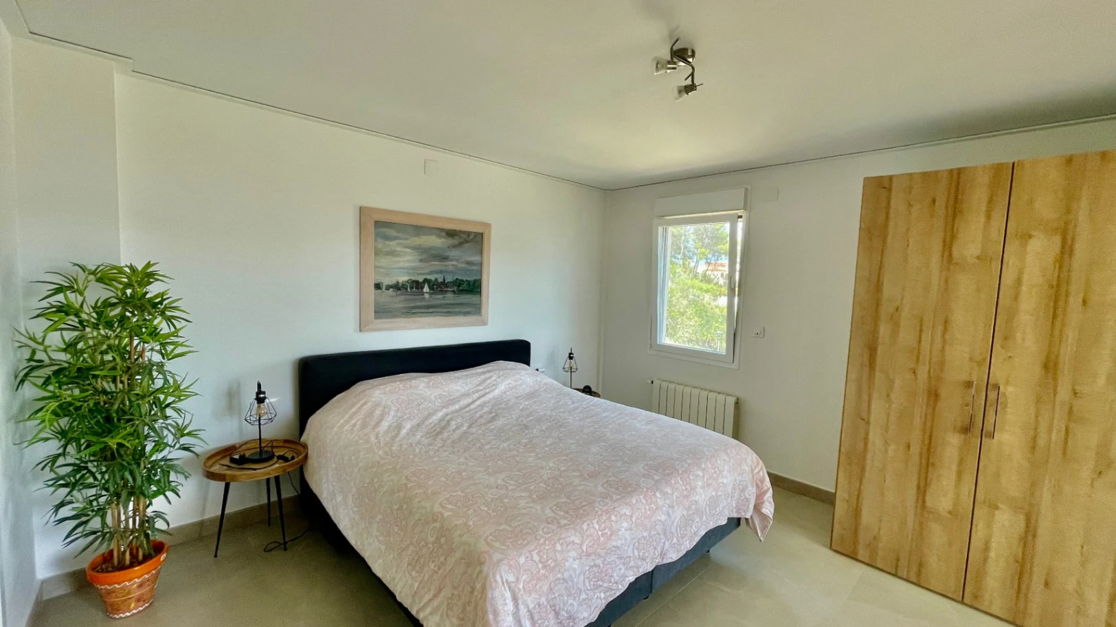 For sale in Alcalali: Modern and elegant