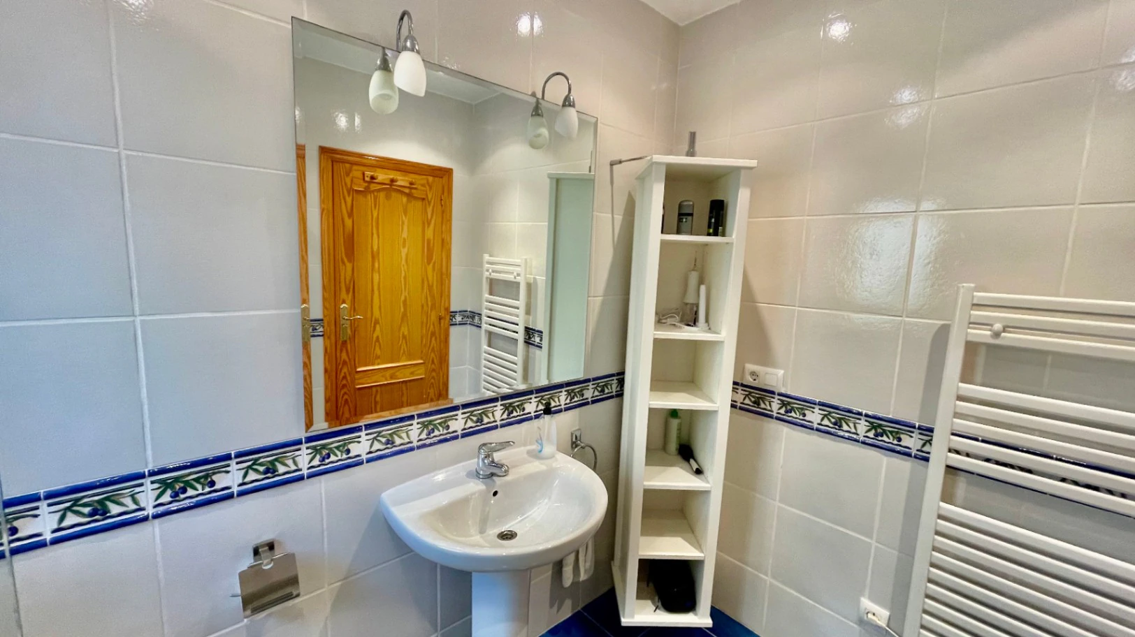 Villa for sale in Jalon: Frontline with spectacular south-facing views
