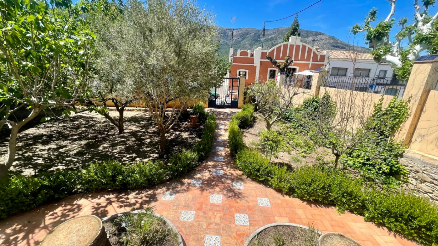Townhouse for sale in Parcent: Magnificent