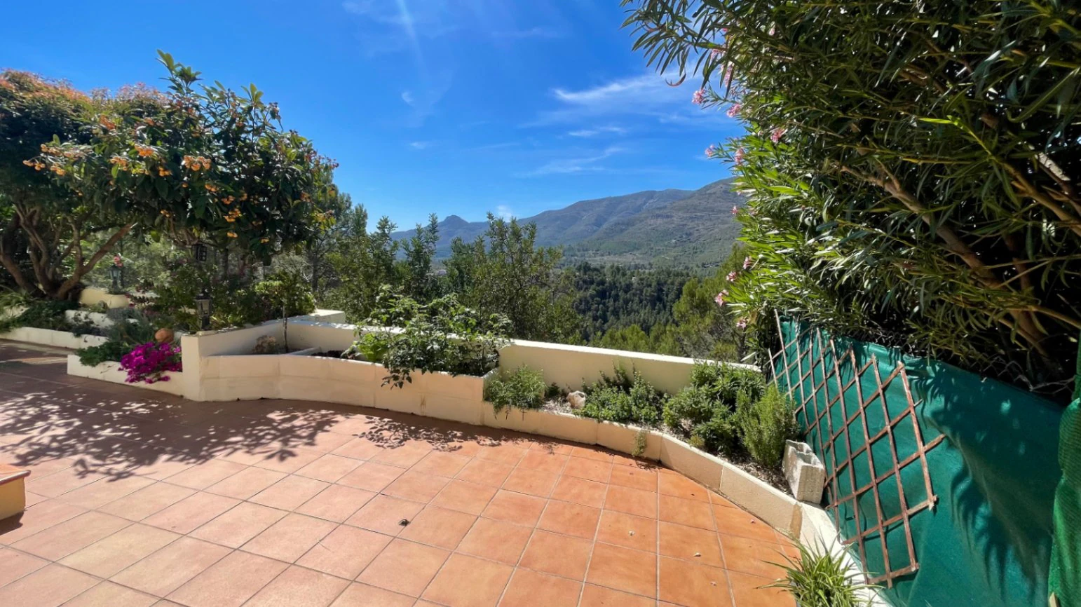Villa te koop in Benigembla: Frontlinie met prachtig uitzicht