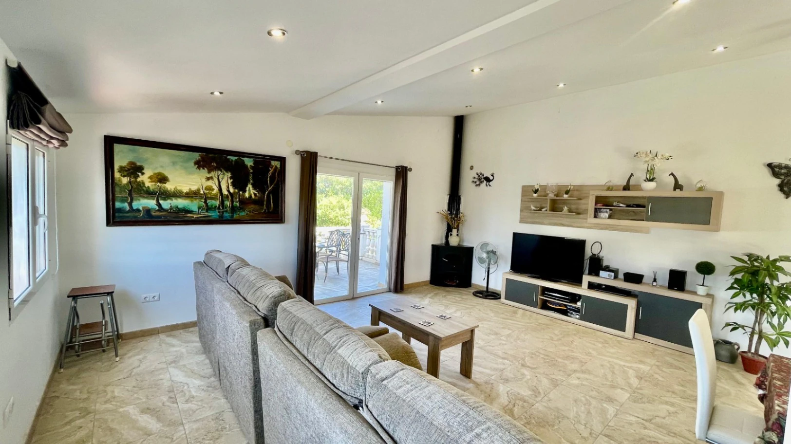 Villa for sale in Orba: Panoramic views, separate guest apartment